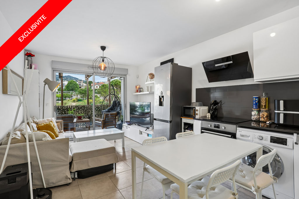 Charming one-bedroom with balcony
