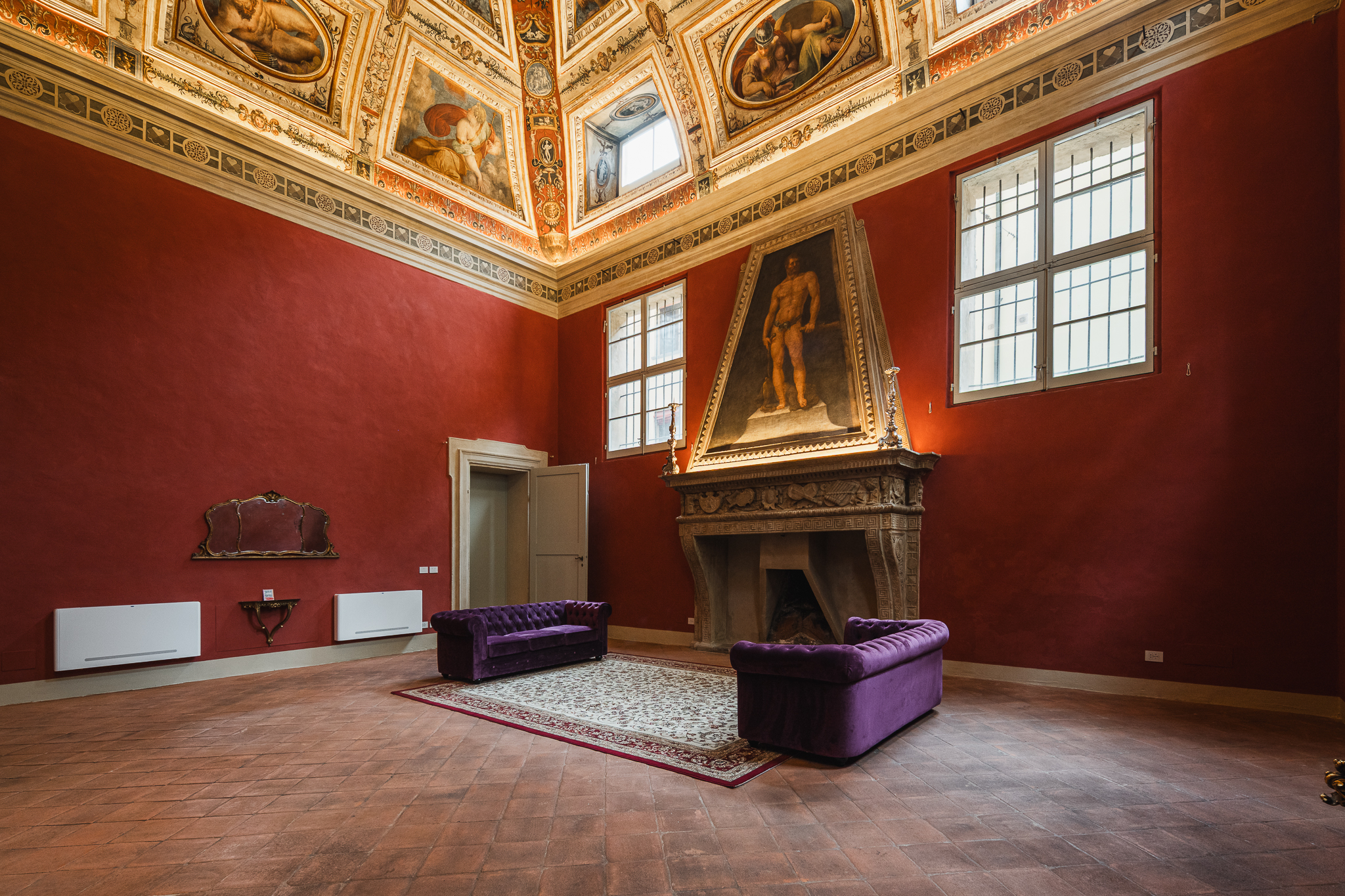 Historic frescoed residence with private spa in the heart of Bologna