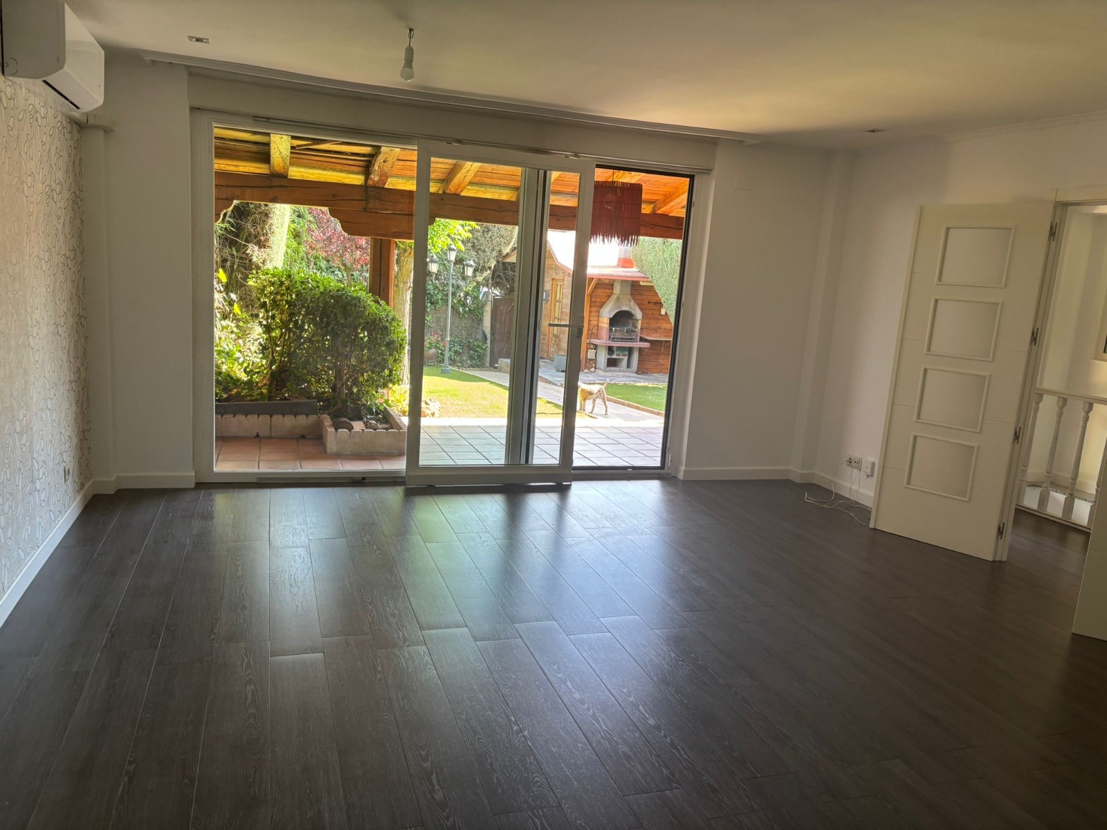 Bright chalet with garden, barbecue and large terrace in Las Rozas