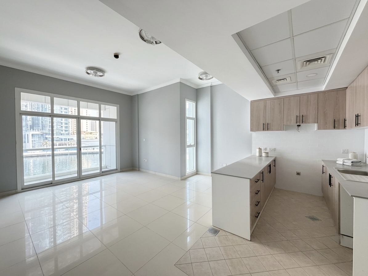 Marina View | Unfurnished | Bright | Vacant