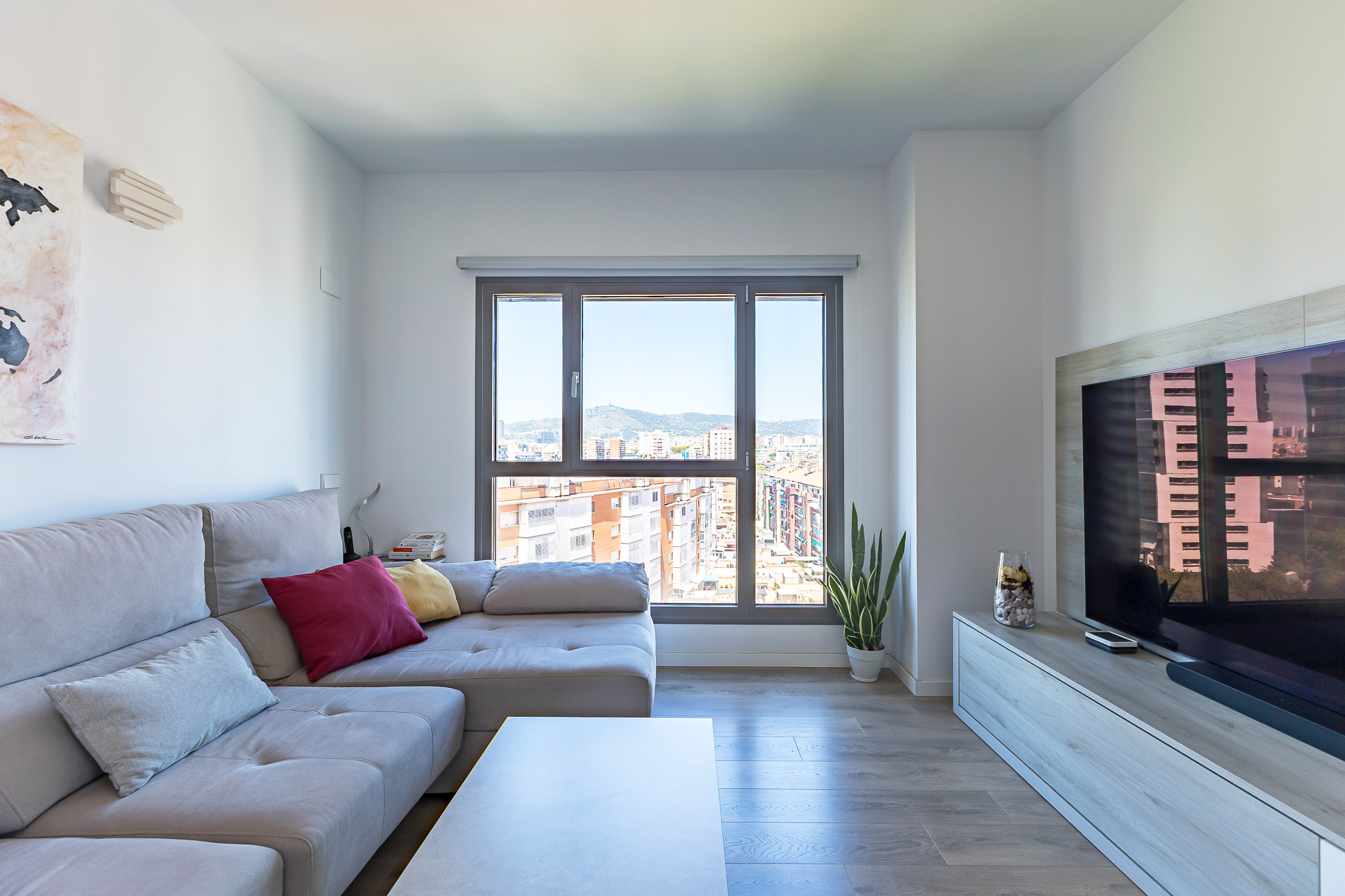 Exclusiva vivienda moderna, luminosa y funcional