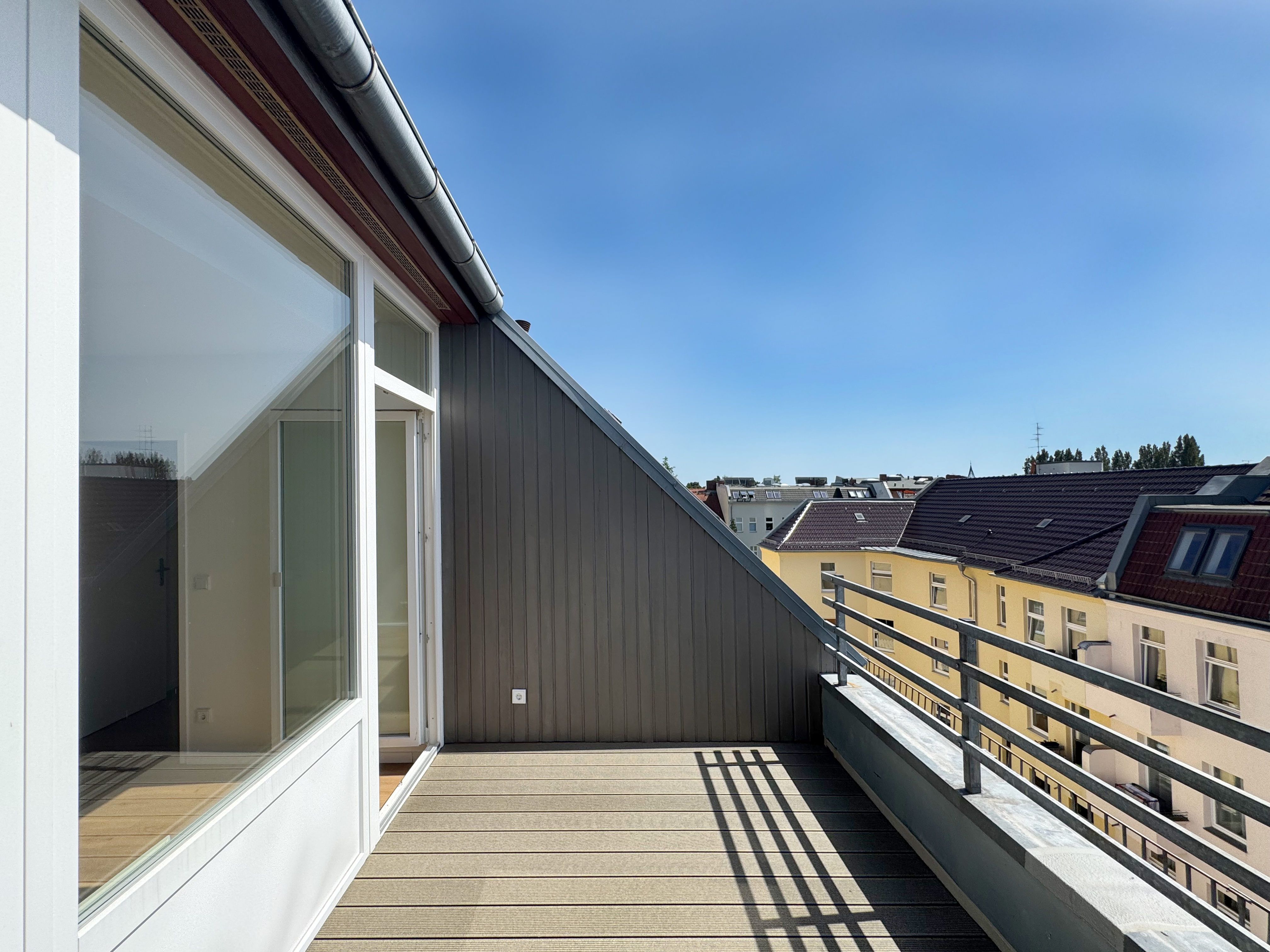 Erstbezug: Moderne Dachgeschosswohnung in Tegel