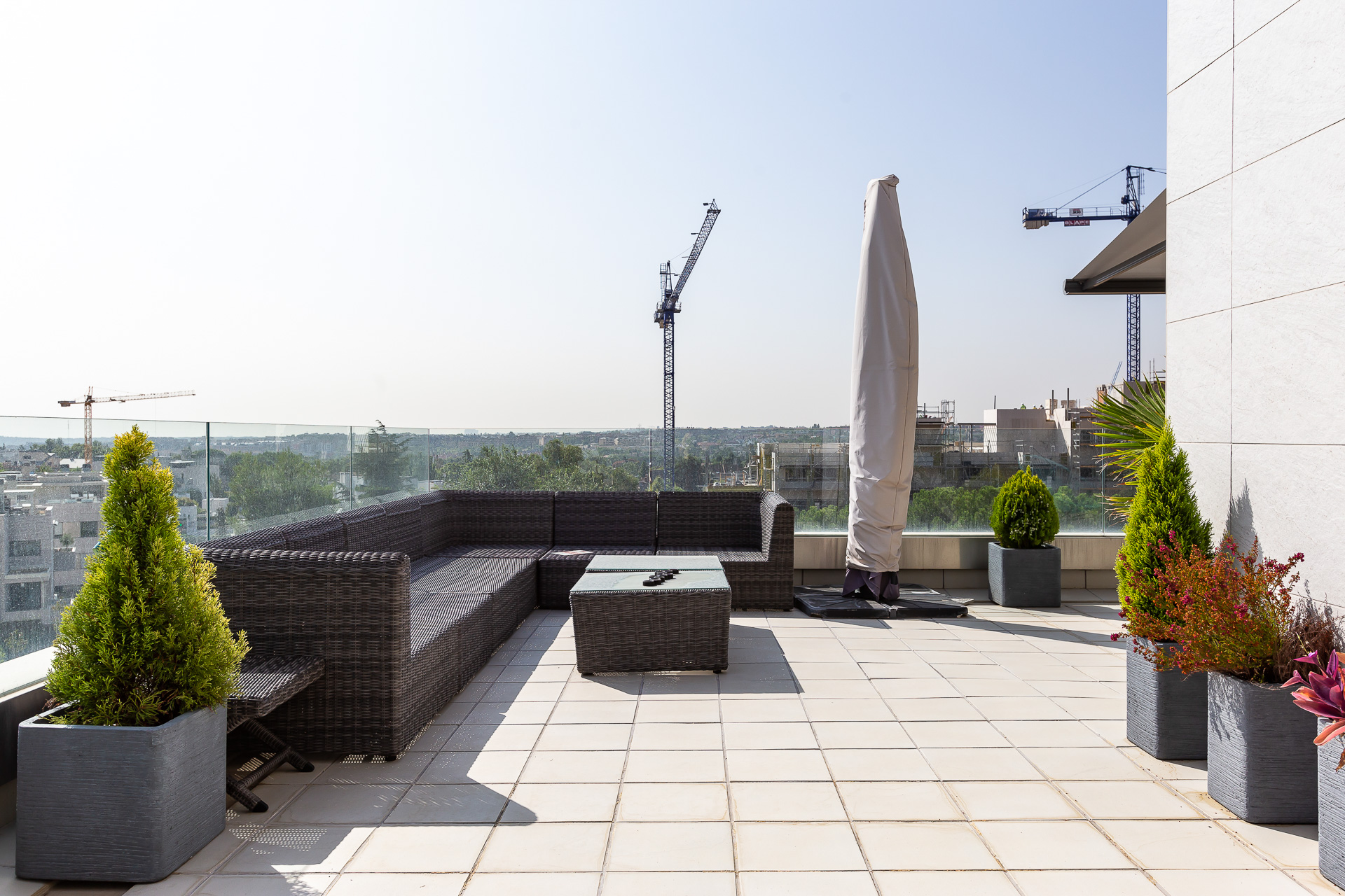 Spectacular duplex penthouse with wraparound terrace and panoramic views with 5 bedrooms in Aravaca for rent