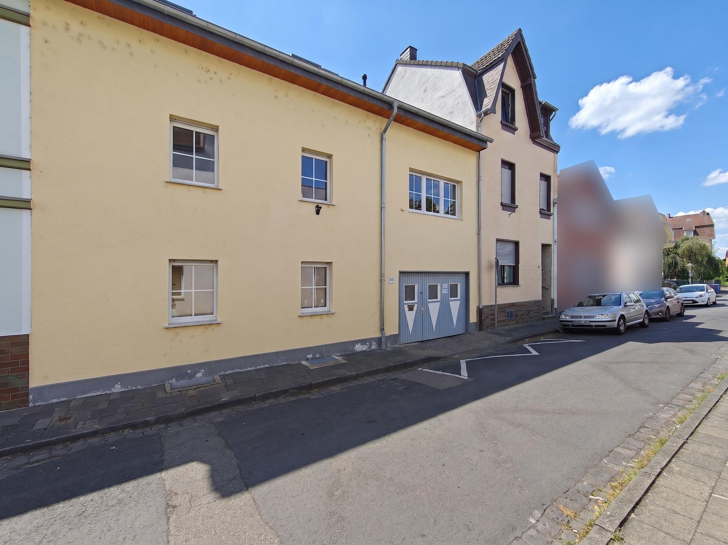 Saniertes Stadthaus in zentraler Lage [KI-modifiziert]