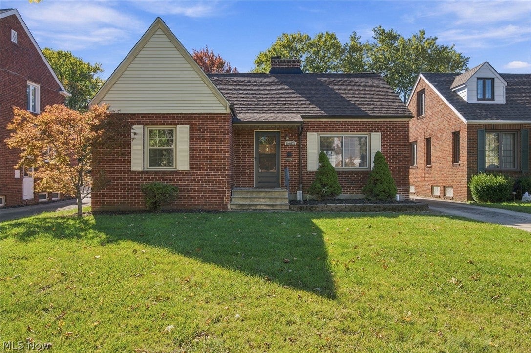 Charming Updated Ranch with 4-Car Garage in West Park