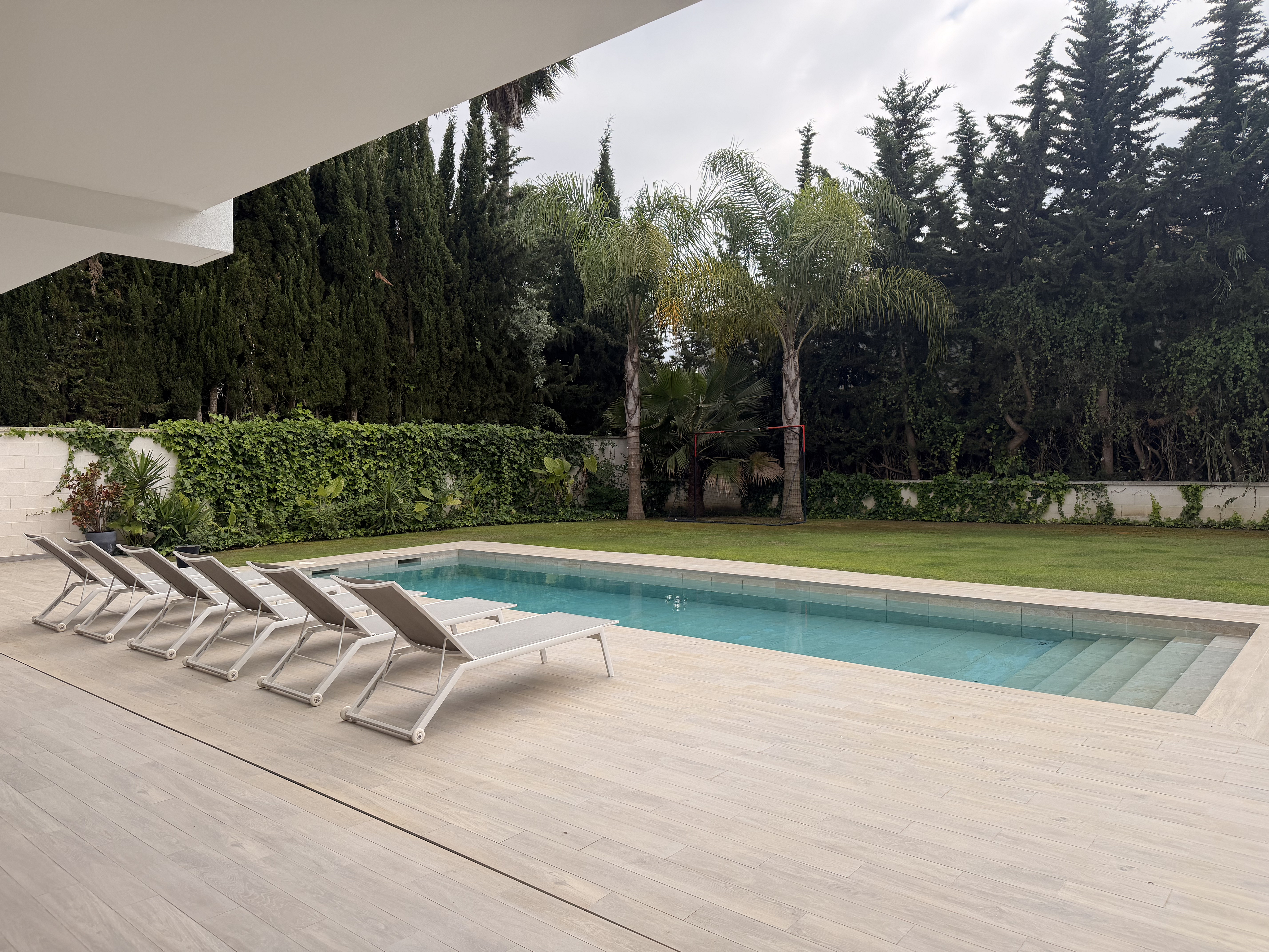 Contemporary 4-Bedroom Villa in Sotogrande F Zone for Long Term Rental