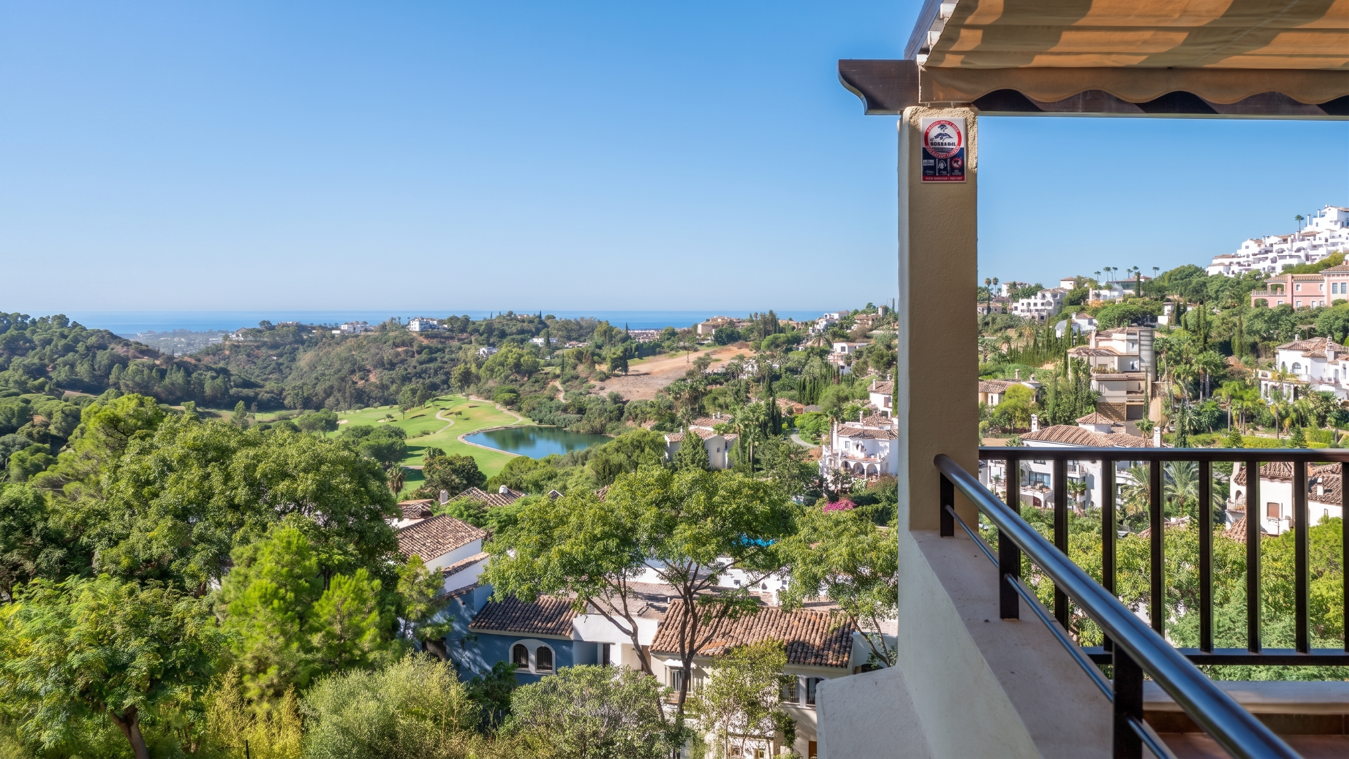 Spacious Duplex Penthouse with Panoramic Views in Los Arqueros