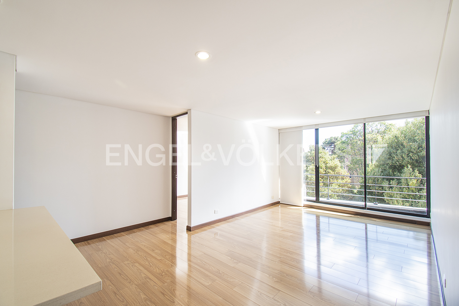 Apartamento con balcón para arriendo en Santa Paula