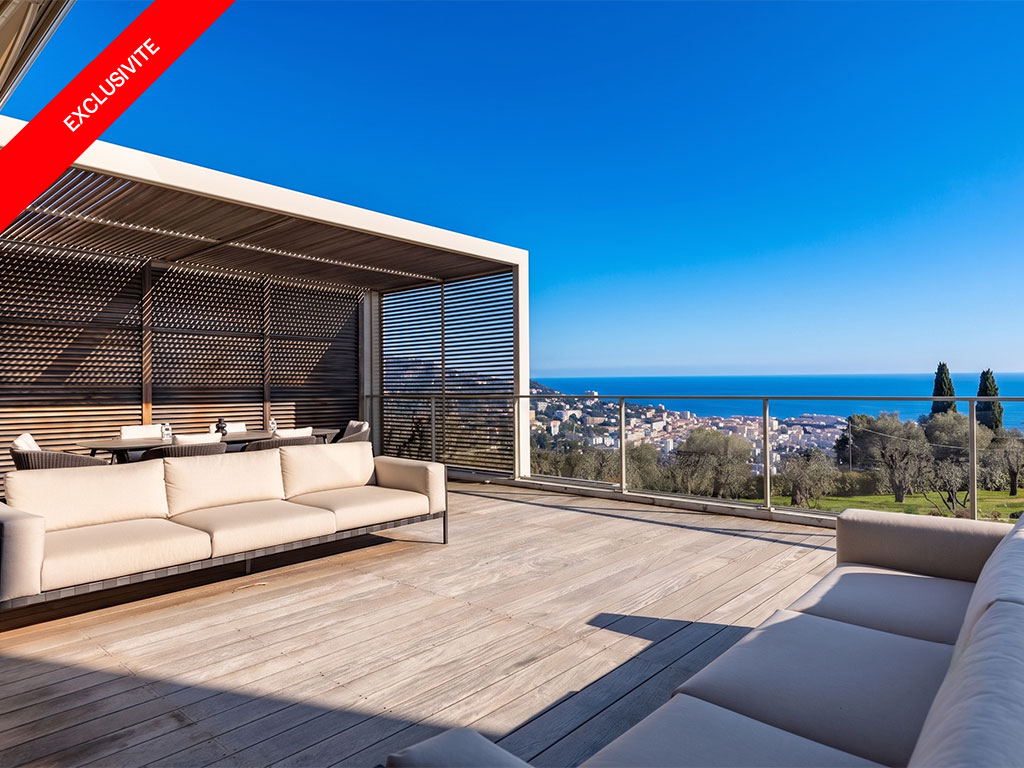 Exceptional duplex with panoramic sea view – Prestigious estate