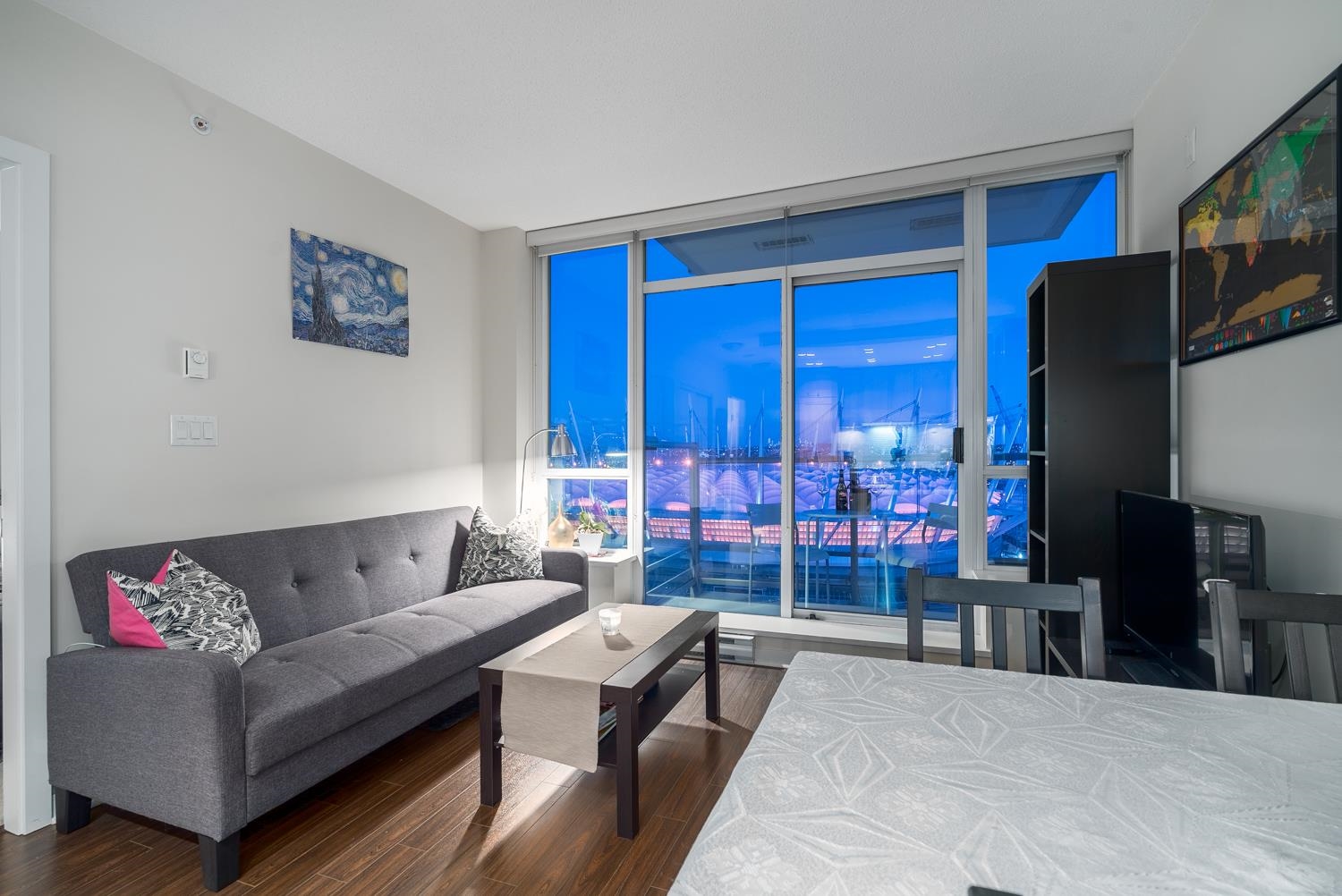 Breathtaking Views from Yaletown's Jewel