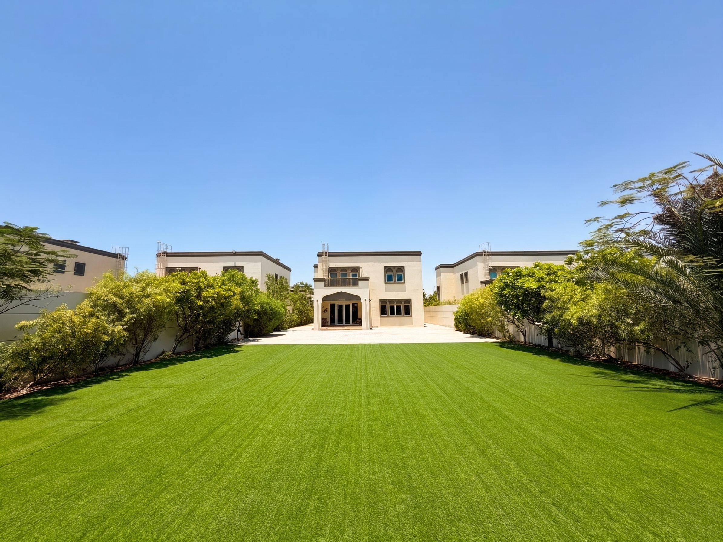 Vacant | Huge Plot | Single Row | Prime Location