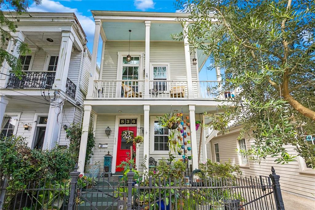 Beautiful Historic Irish Channel Home on Double Lot
