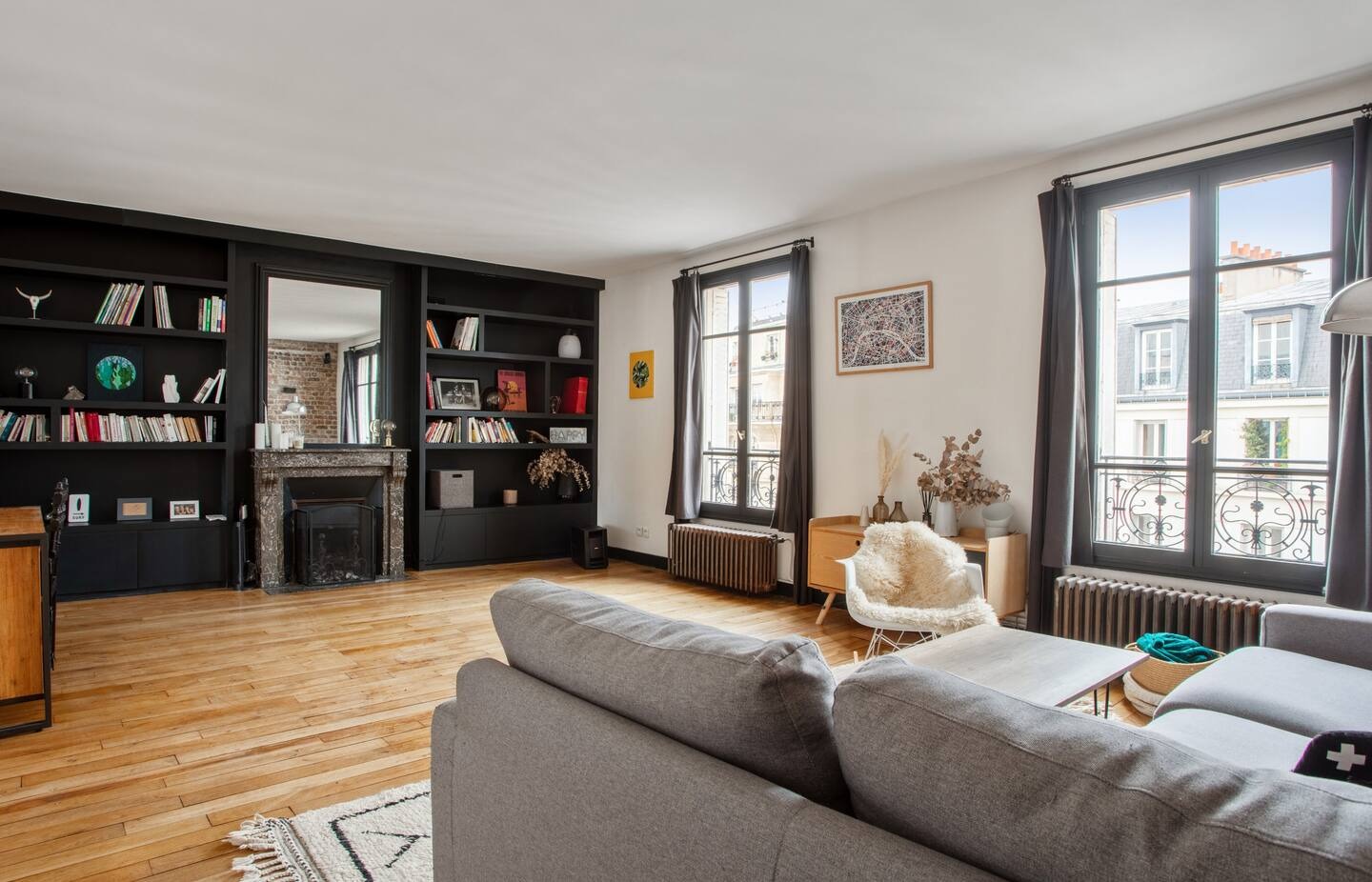 PARIS 10TH – CHARMING APARTMENT, HIGH FLOOR WITH ELEVATOR, POSSIBILITY OF 2 BEDROOMS