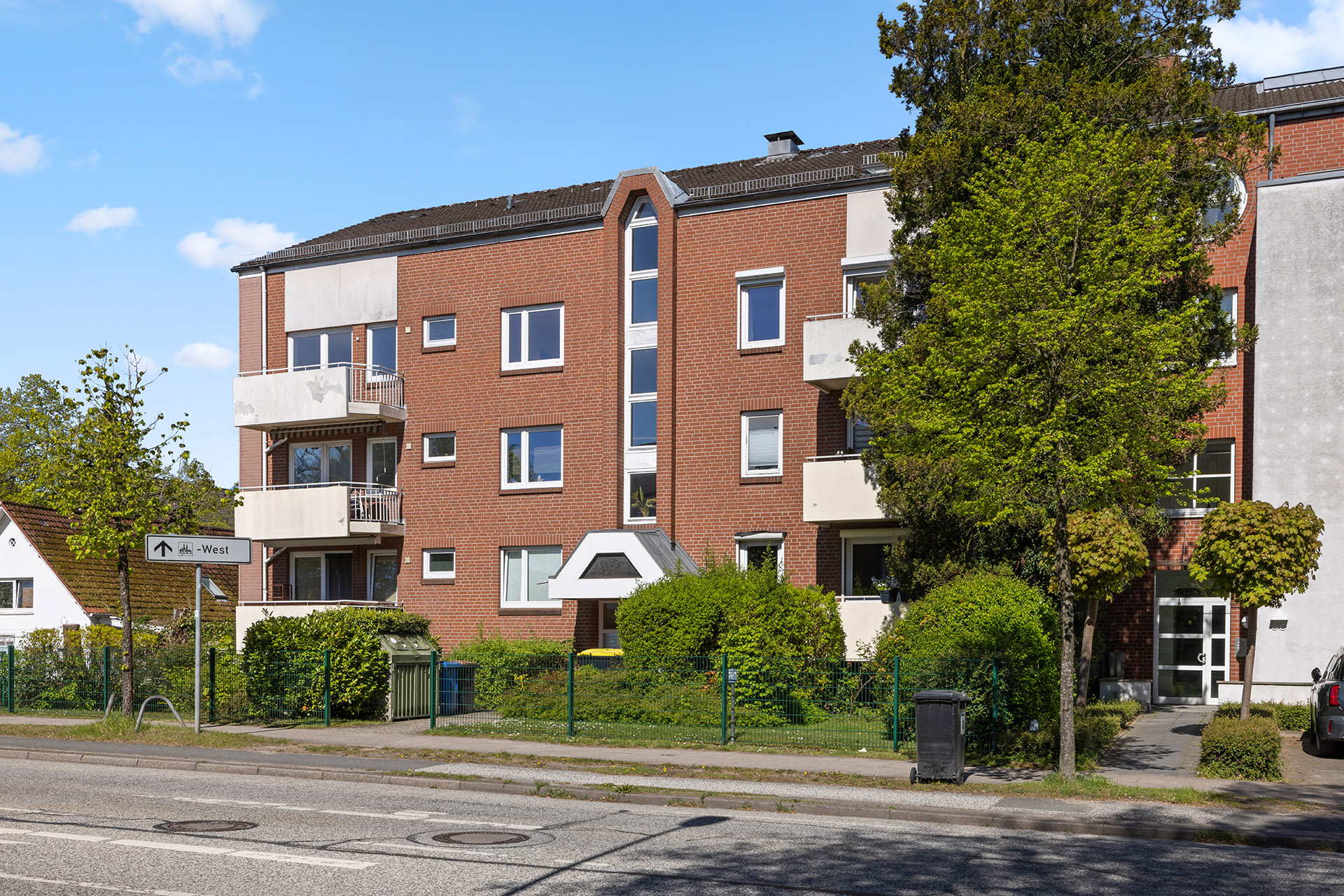 Lichtdurchflutete 2-Zimmer-Wohnung mit Sonnenbalkon und Tiefgarage