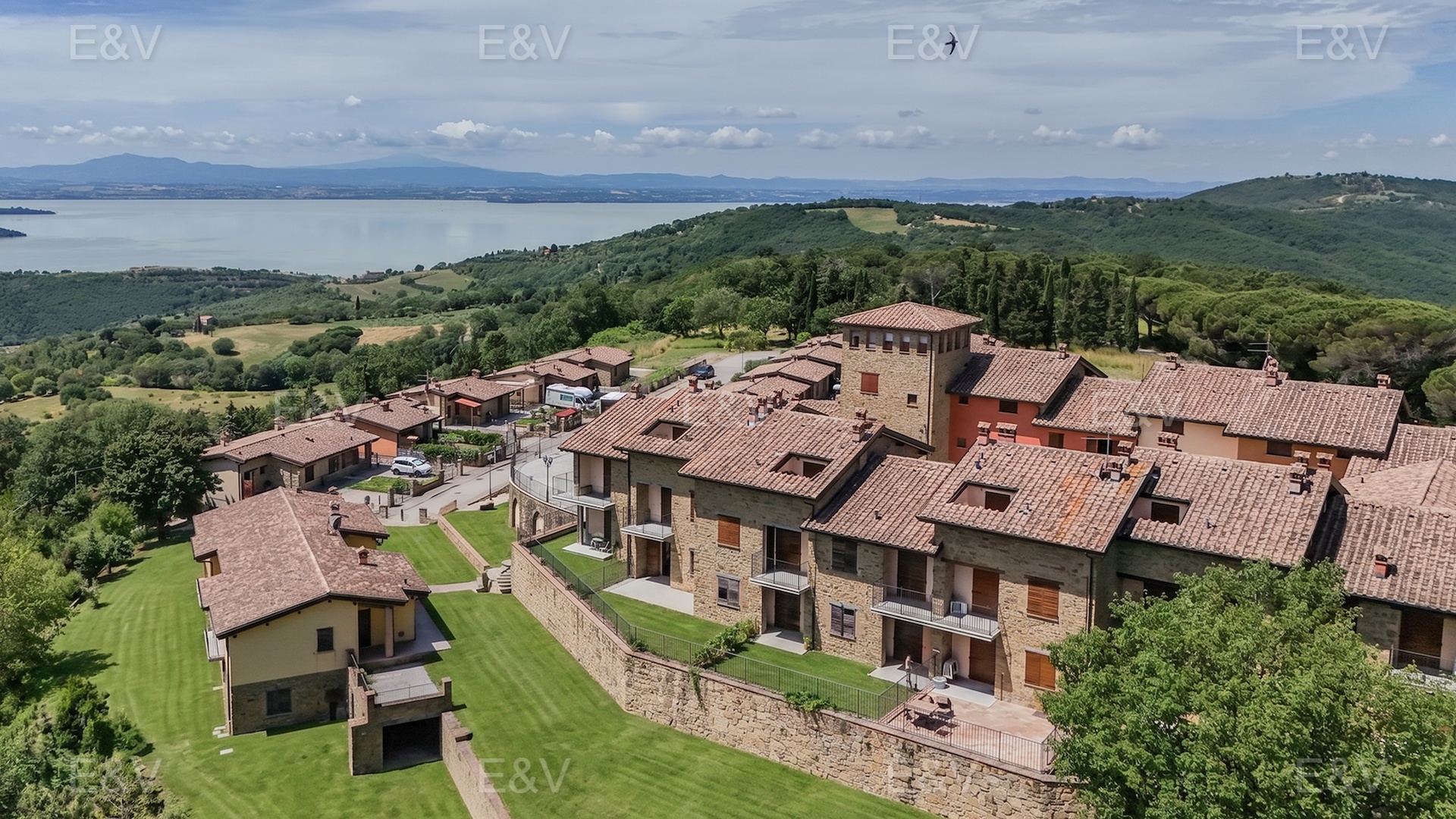 New apartment with a view of Lake Trasimeno in a quiet area