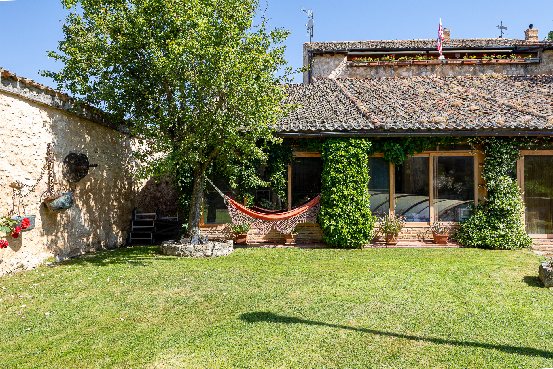 Stone Manor House: Elegance, Tradition and Exclusivity