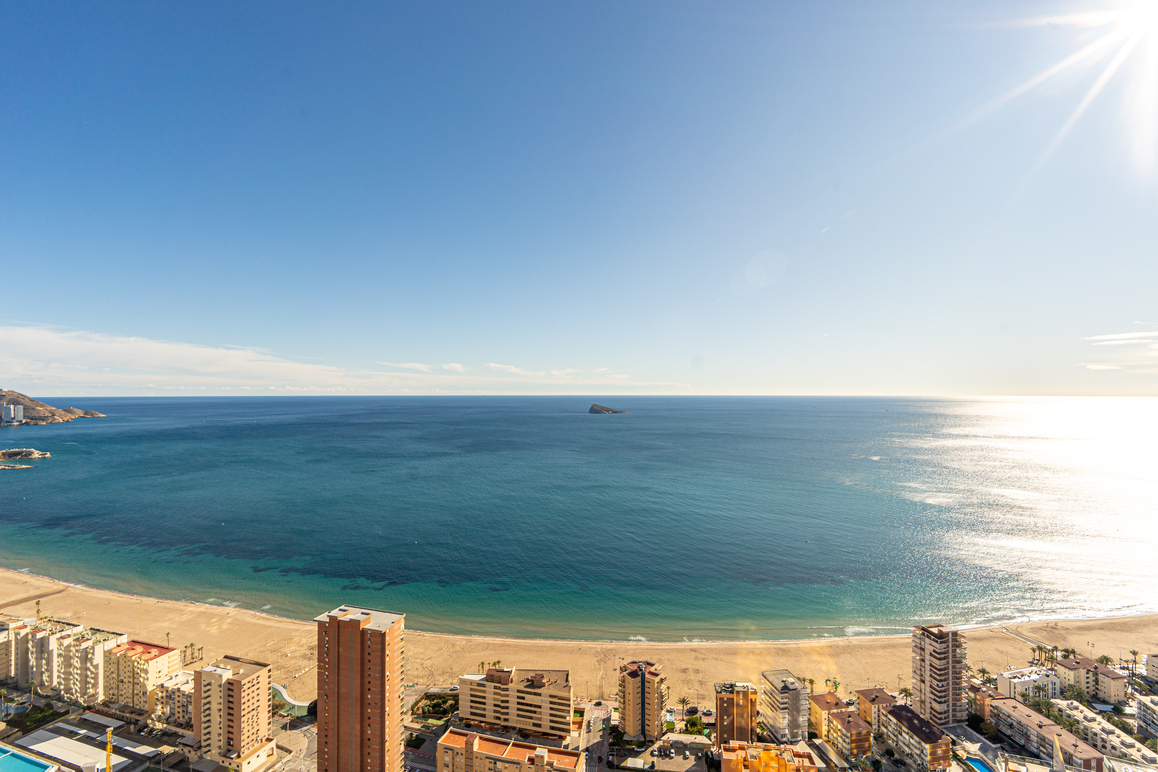 Elegance and Panoramic Sea Views in Benidorm’s Iconic InTempo Tower