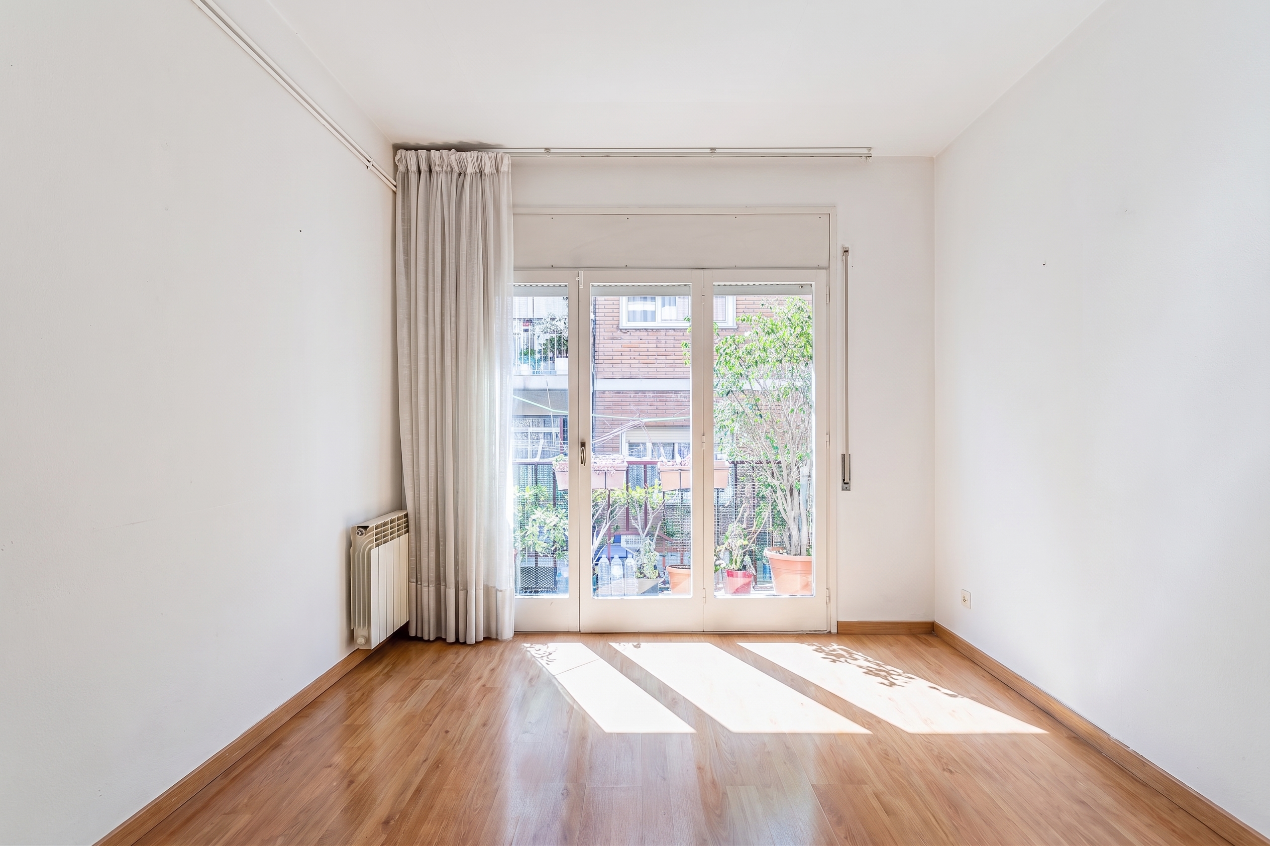 Amazing 4-bedroom apartment with balcony and lift in Gracia
