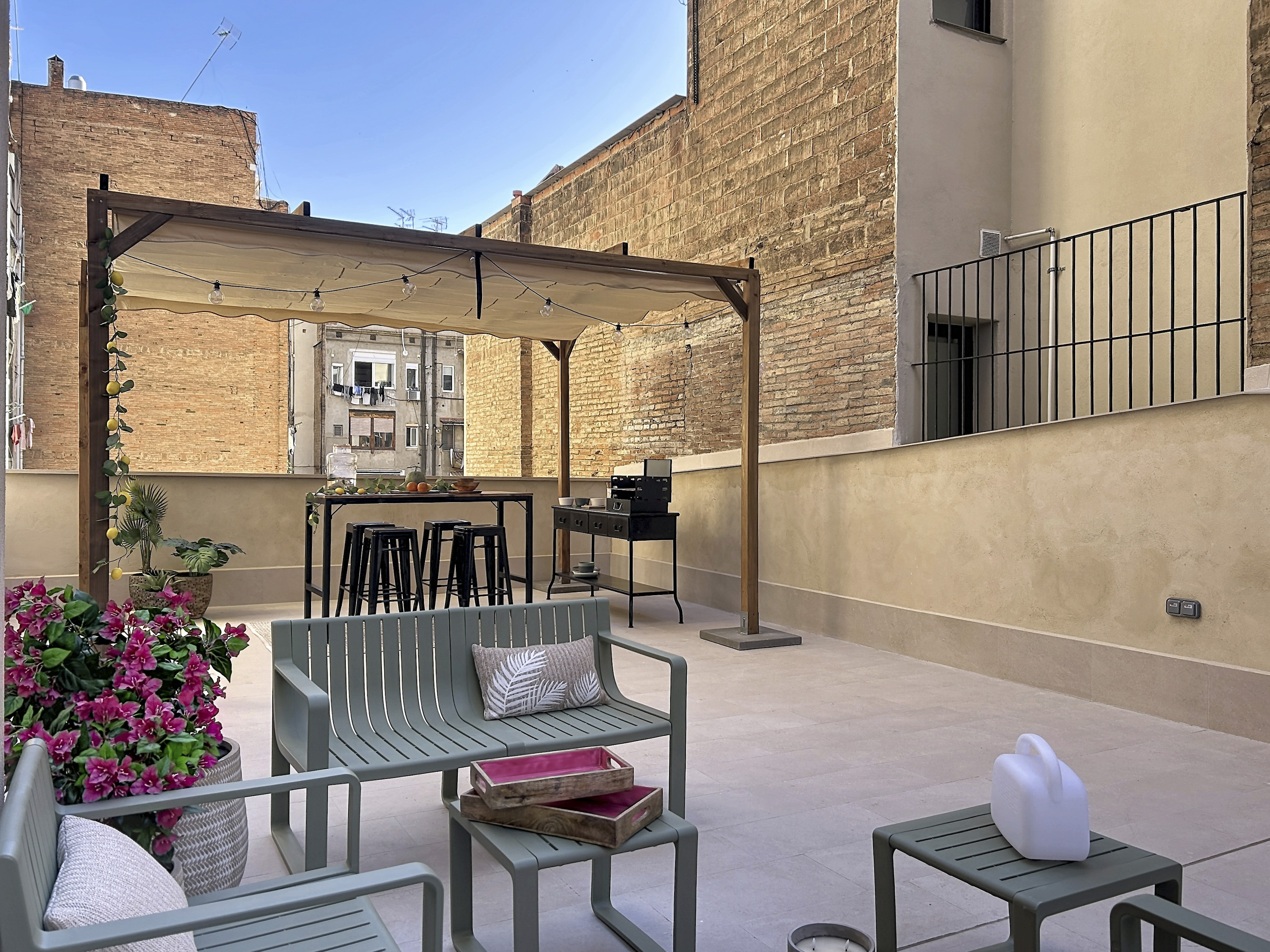 Wundervolle Wohnung, 2 Zimmer, mit Terrasse