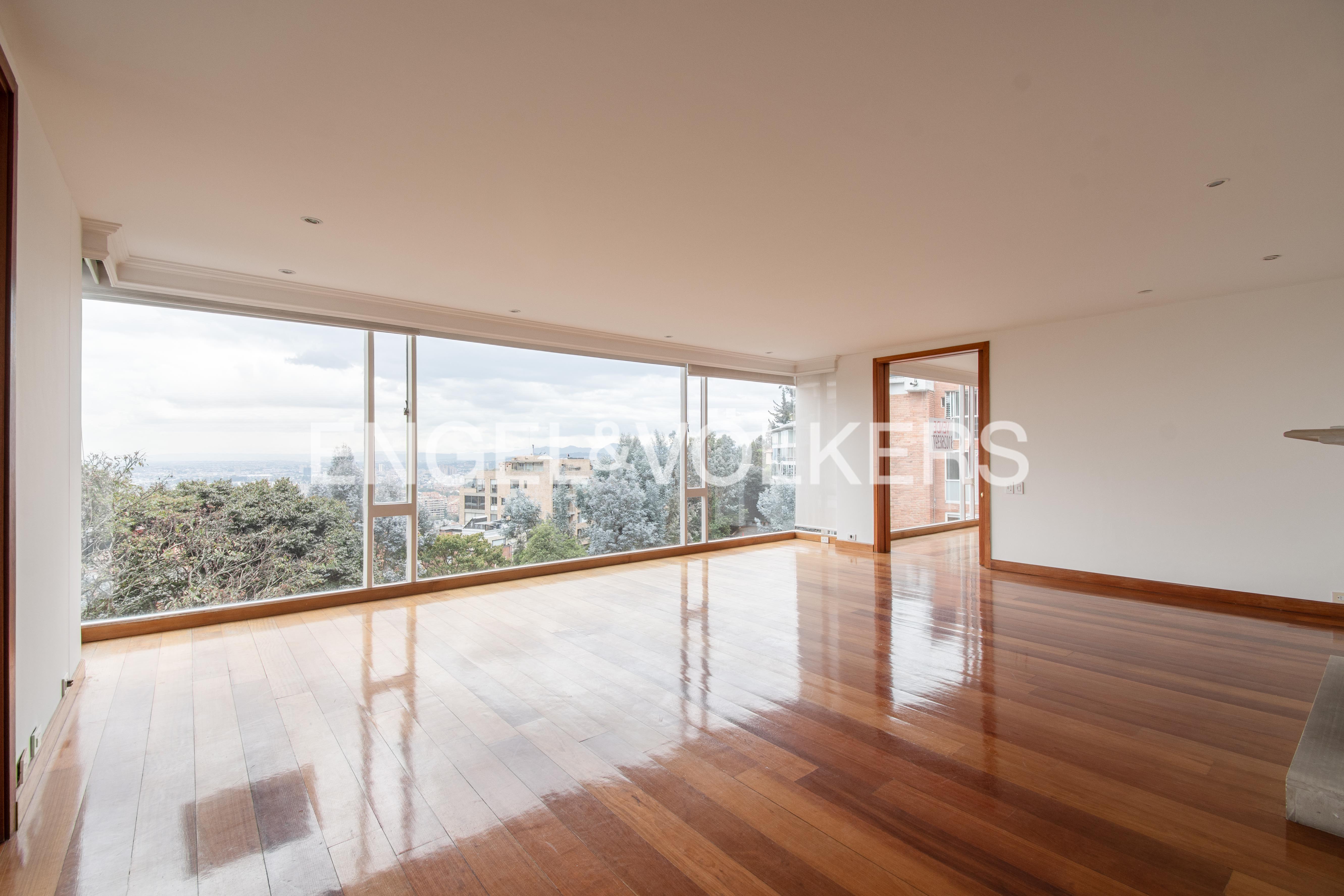 Apartamento en conjunto cerrado para arriendo en Rosales