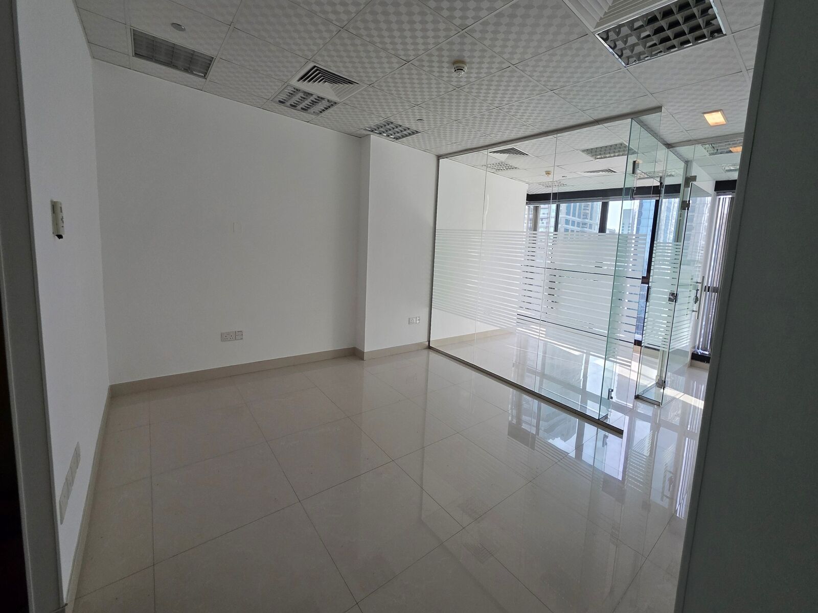Lake View | Glass Fitted | Prime Location