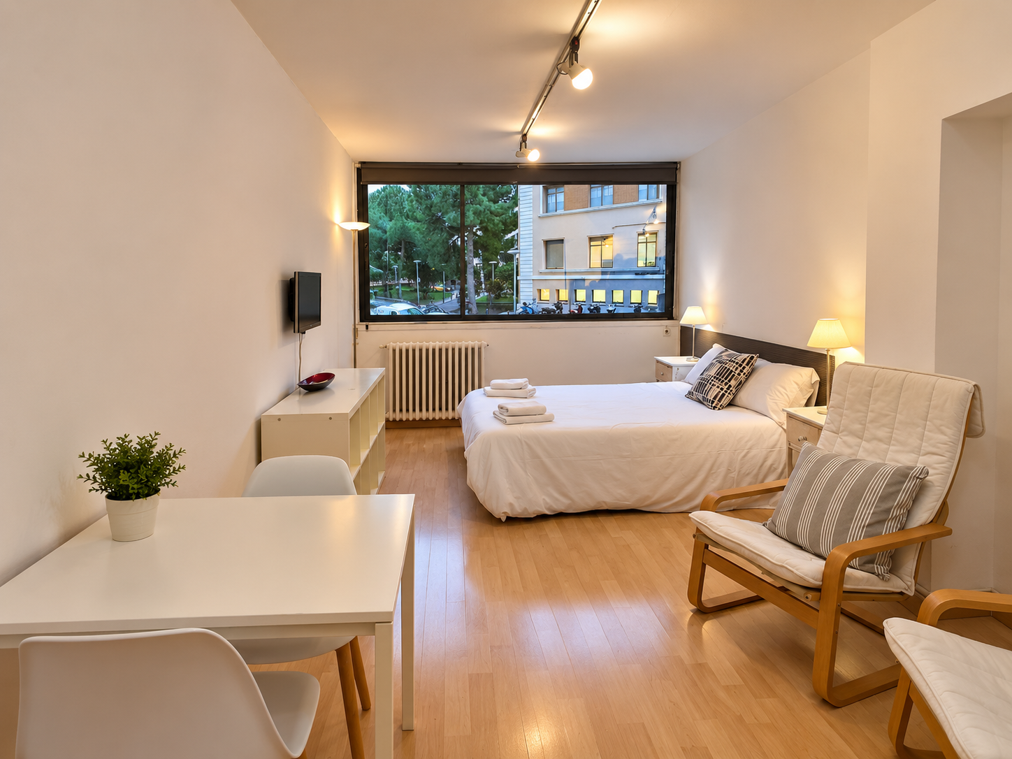 Good furnished and equipped short-term loft in Les Tres Torres