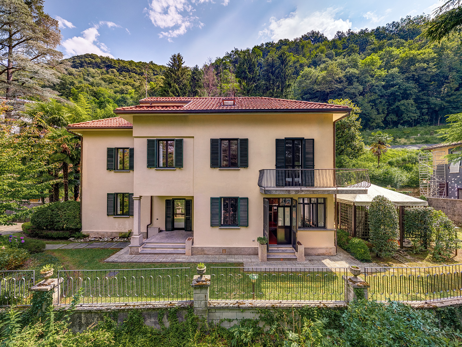 Villa mit Garten – eine Oase mit Privatsphäre