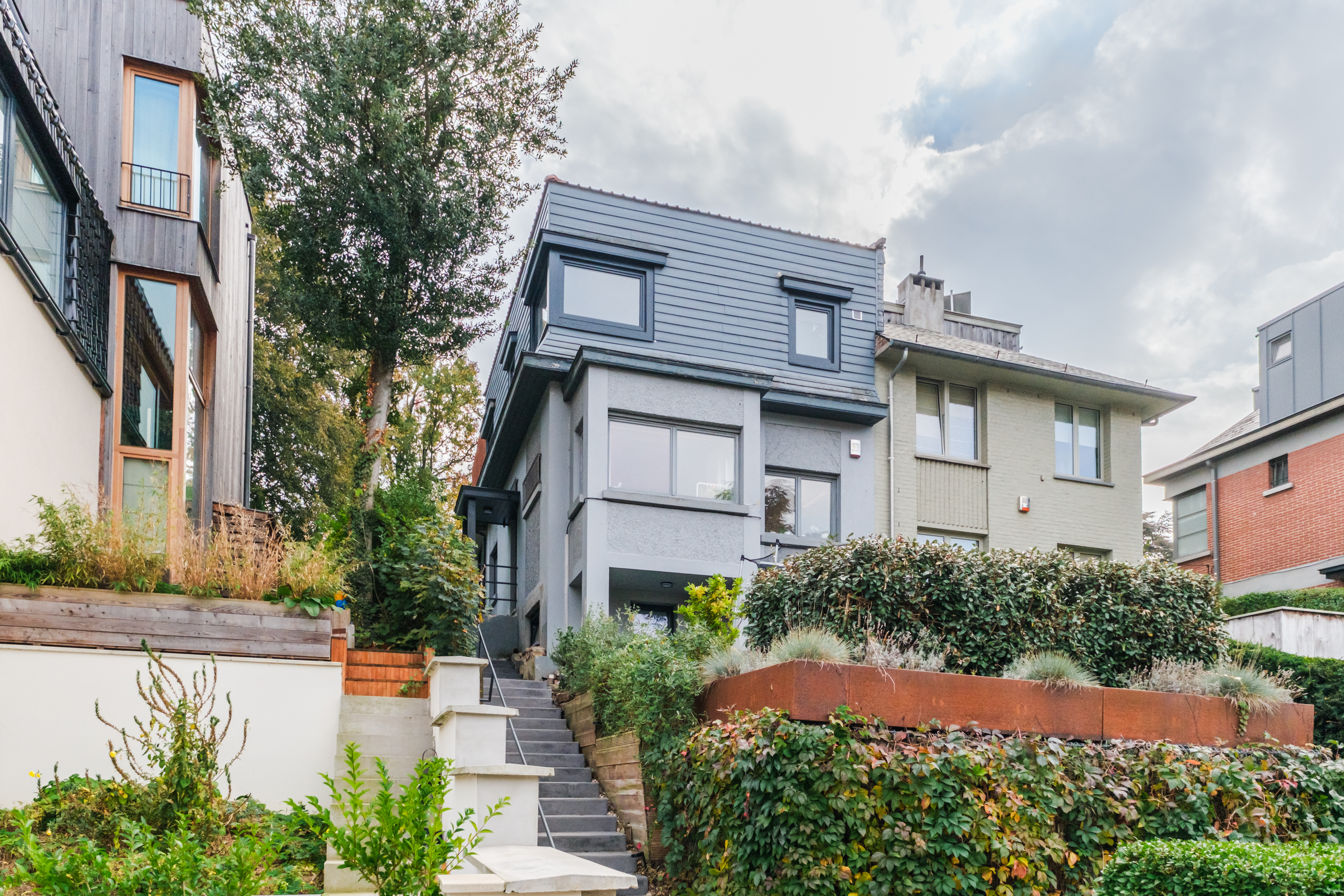 Saint-Job / Vivier d’Oie – Élégante maison trois façades avec jardin plein sud