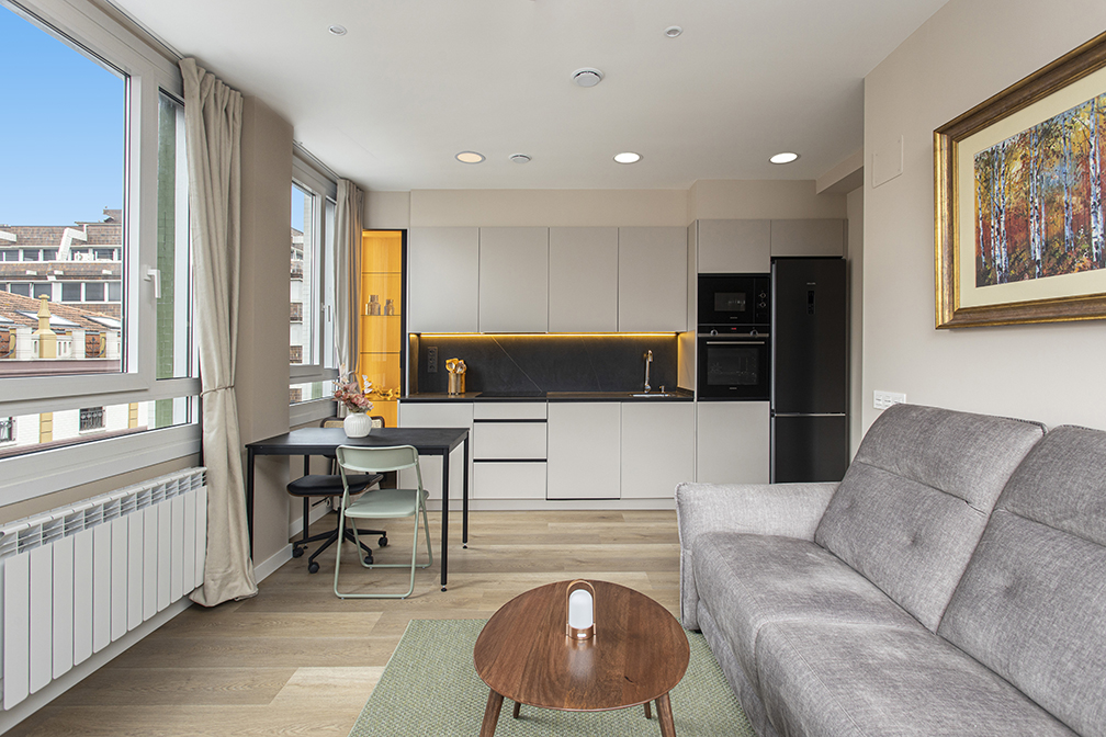 Brand-new apartment for rent with parking space and storage room