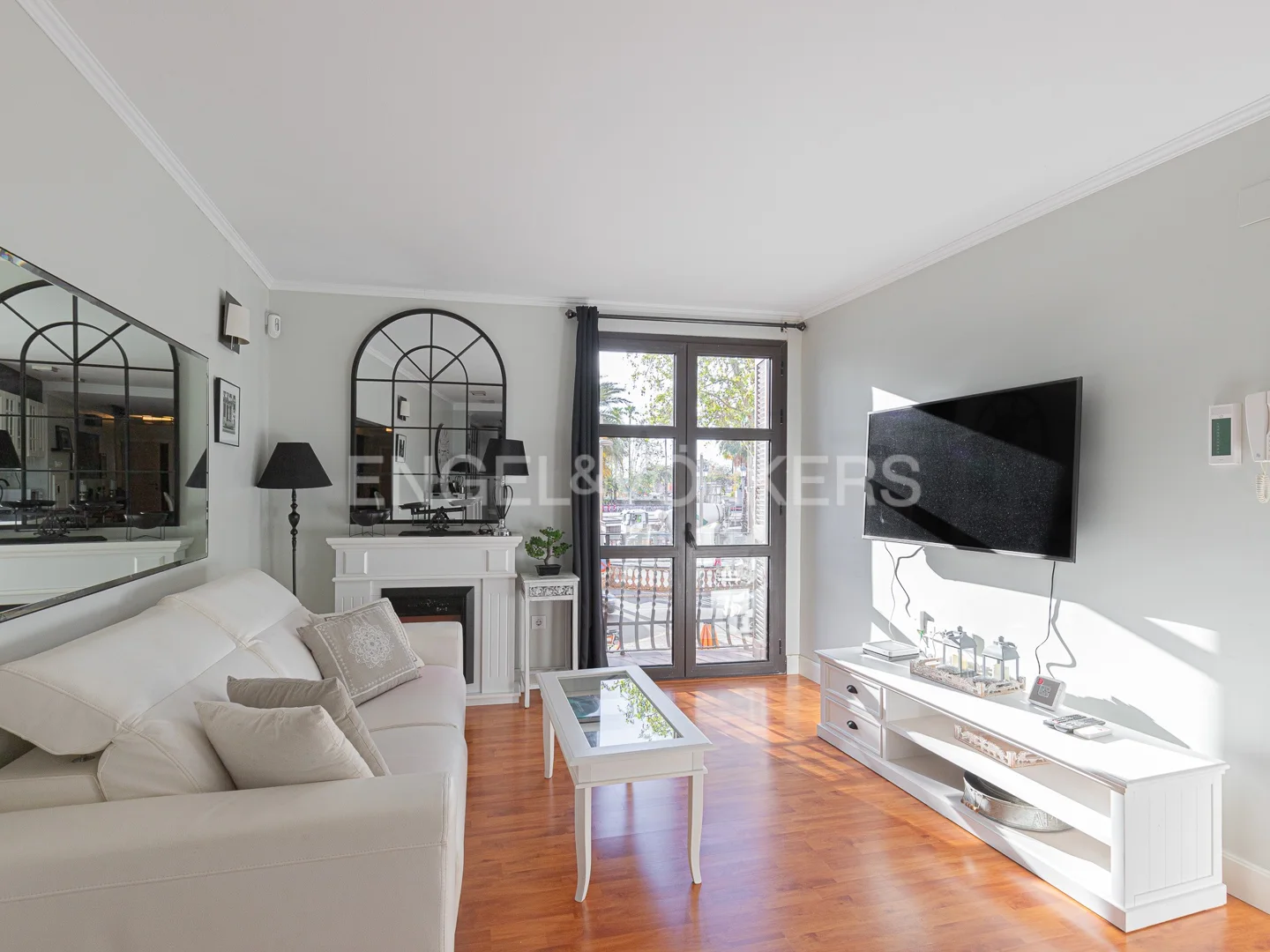Excellent flat in Paseo Colom