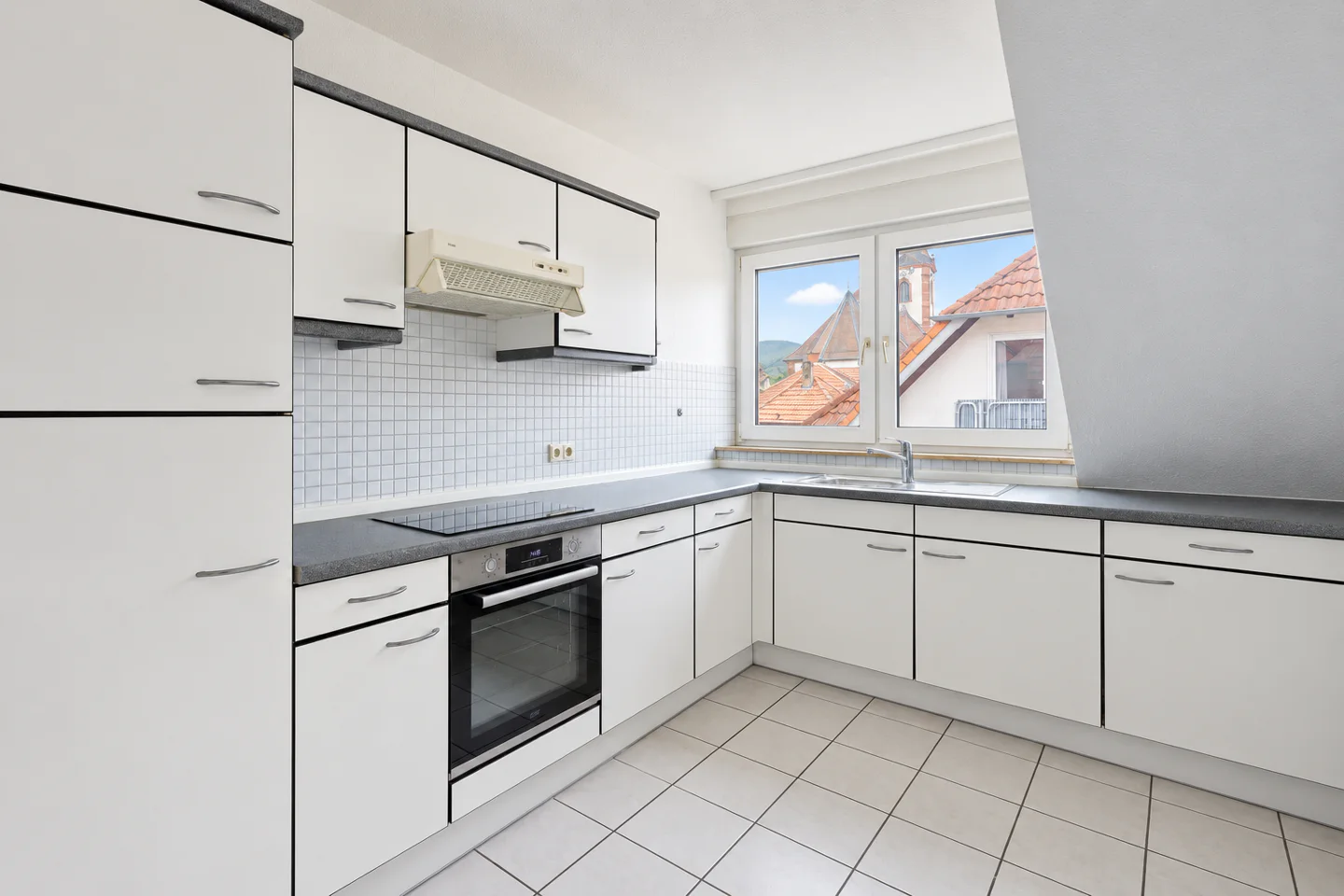 Attraktive 3,5-ZKB-Wohnung mit Westbalkon in Maikammer! - Photo 2