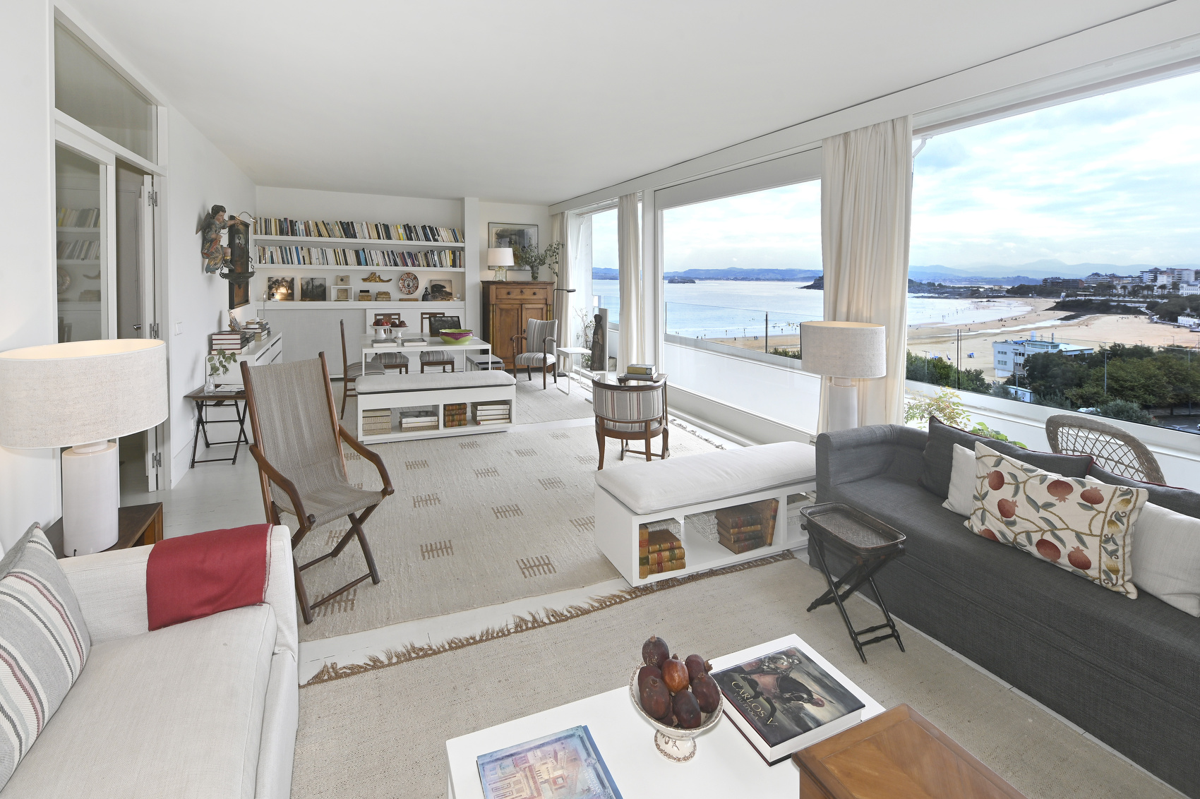 Renovated luxury apartment with sea views on the Sardinero beachfront