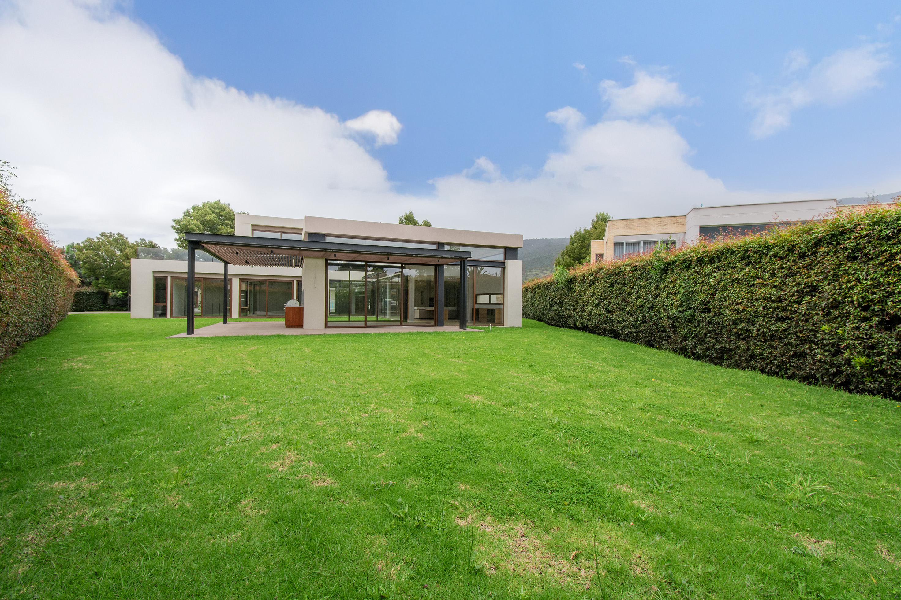 Casa a estrenar para venta en Club San Jacinto, Chía
