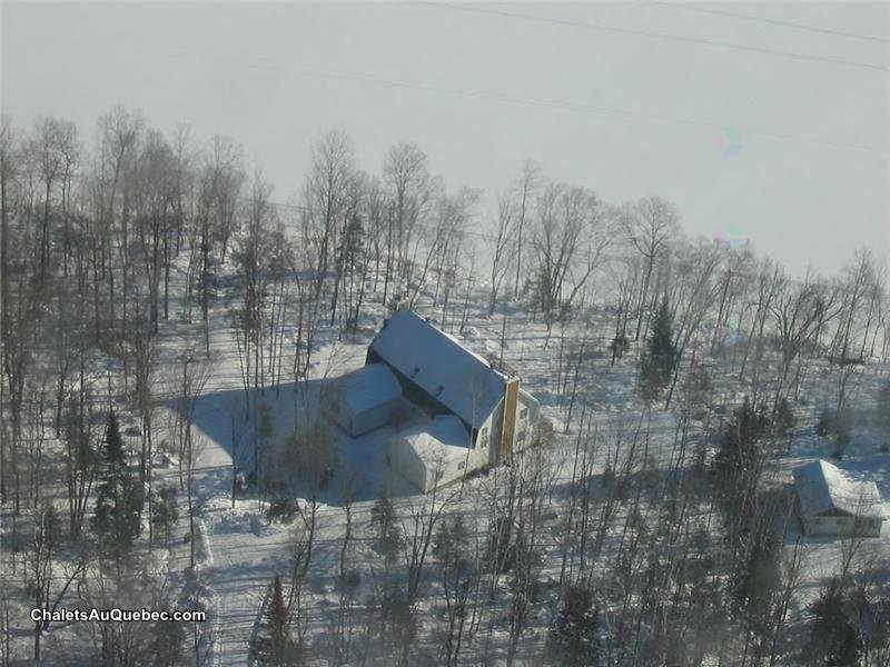 Magnificent property on the majestic Lake Nominingue.