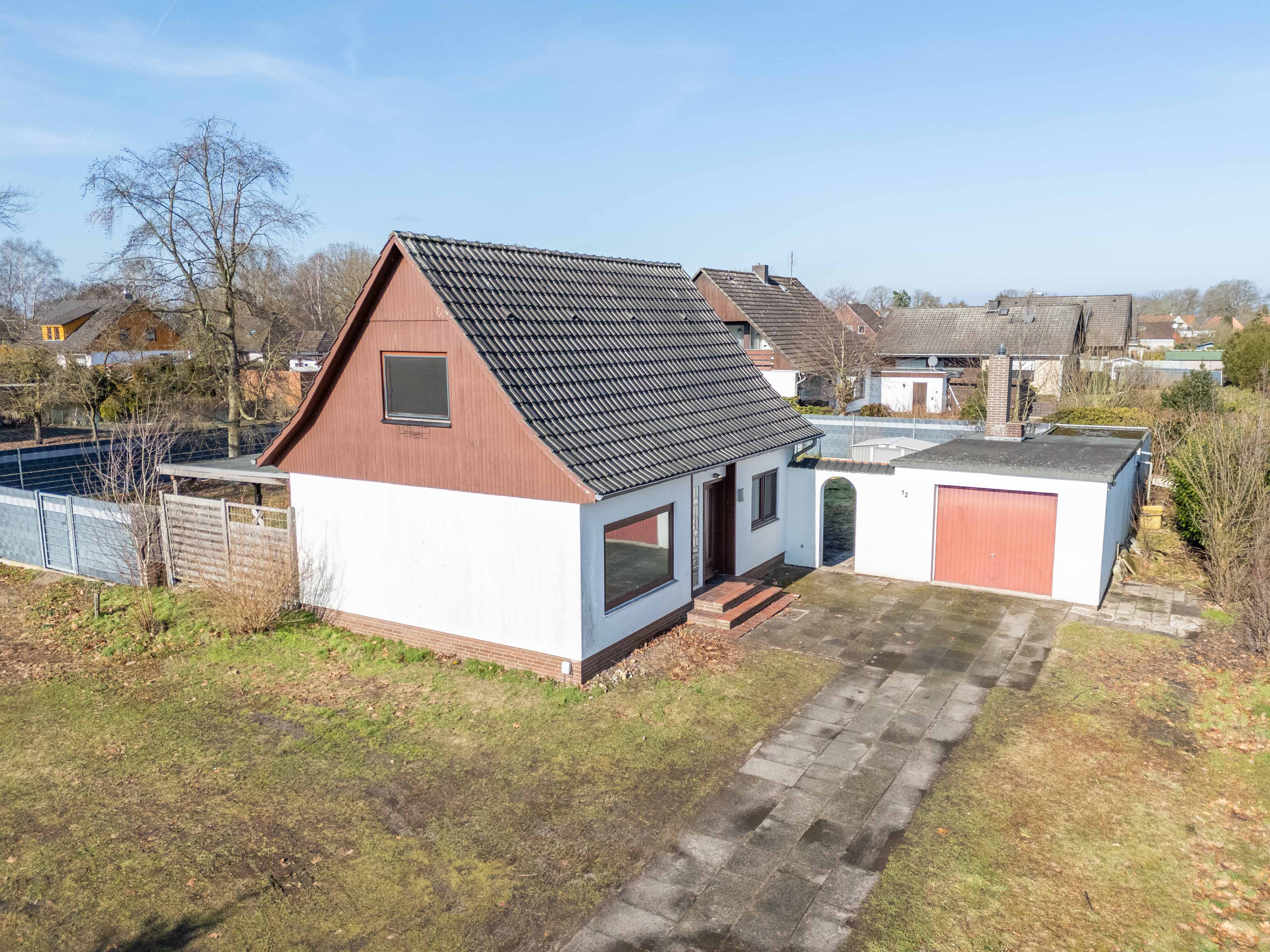 Einfamilienhaus mit individuellen Gestaltungsmöglichkeiten auf großem Grundstück