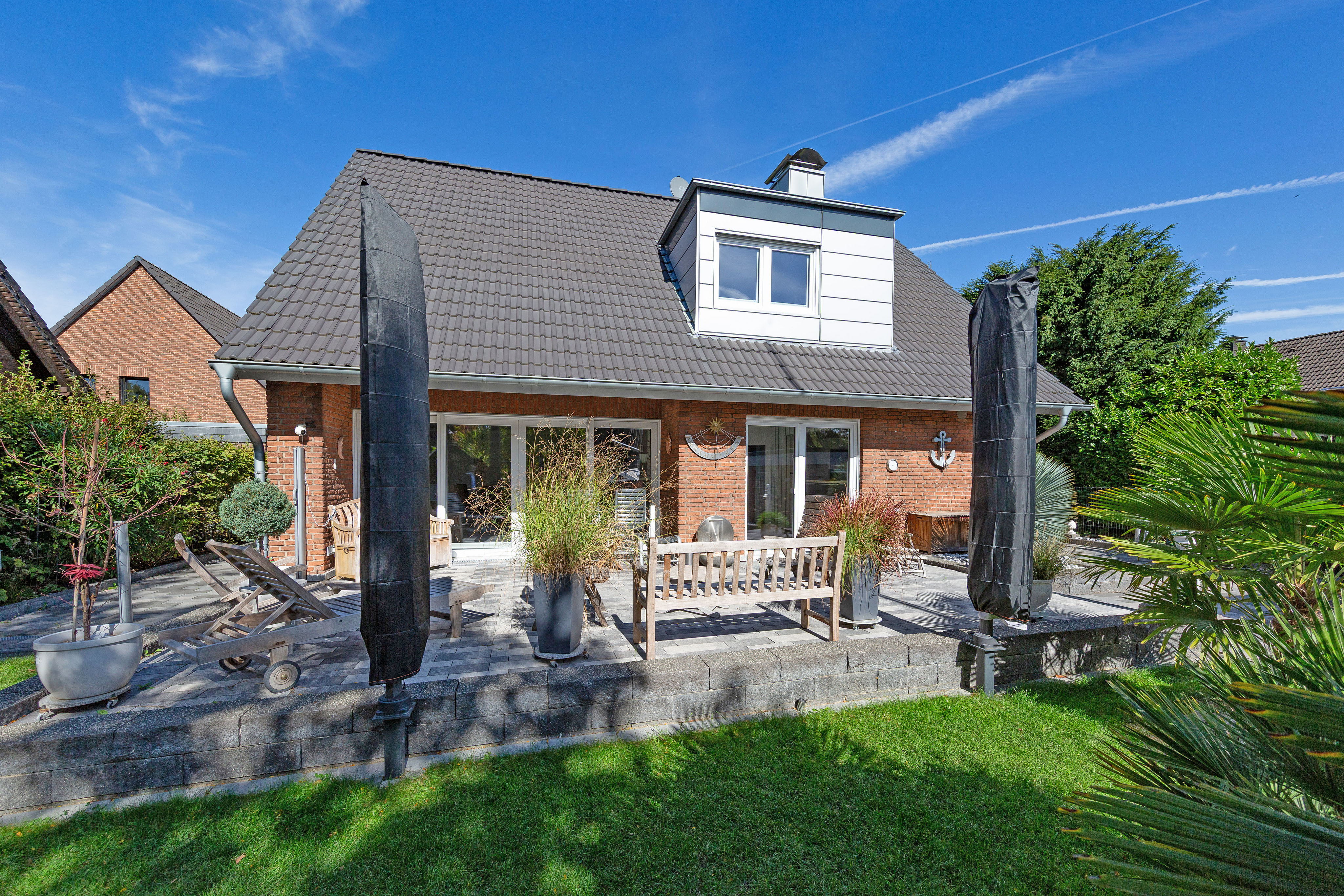 Stilvoll modernisiertes Einfamilienhaus mit hochwertiger Ausstattung und Traumgarten in Uerdingen
