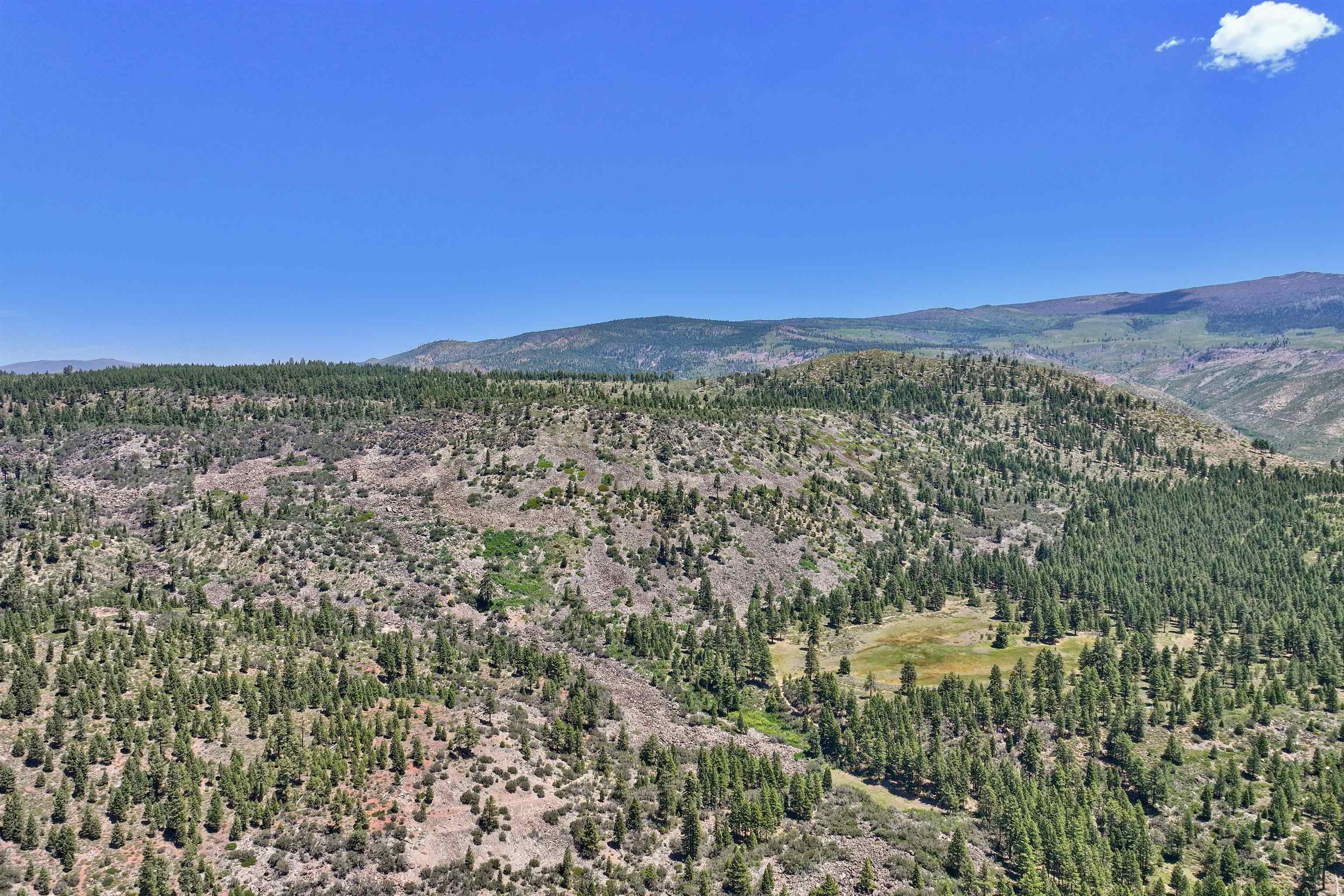 Off-Grid Paradise with Endless Mountain Views.