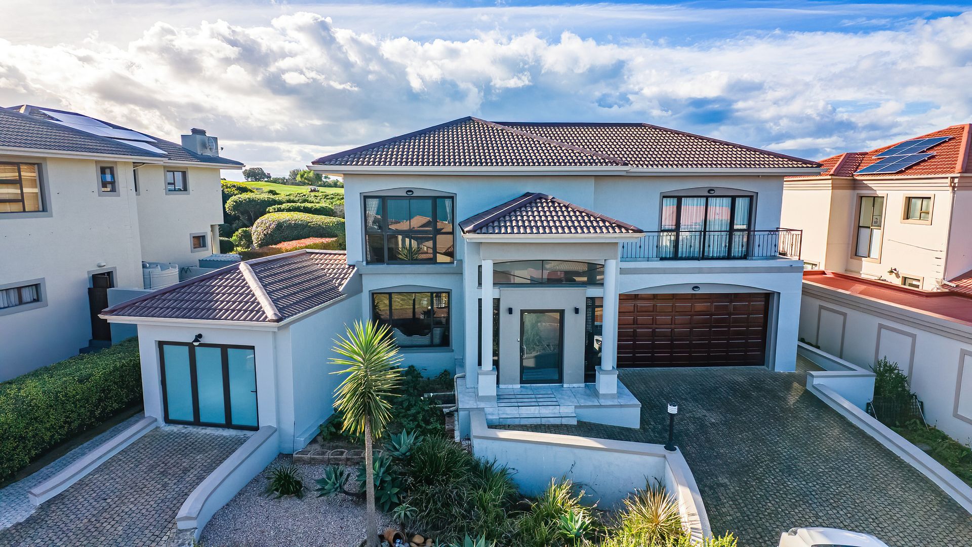 Stylish 4 Bedroom House For Sale In Mossel Bay Golf Estate