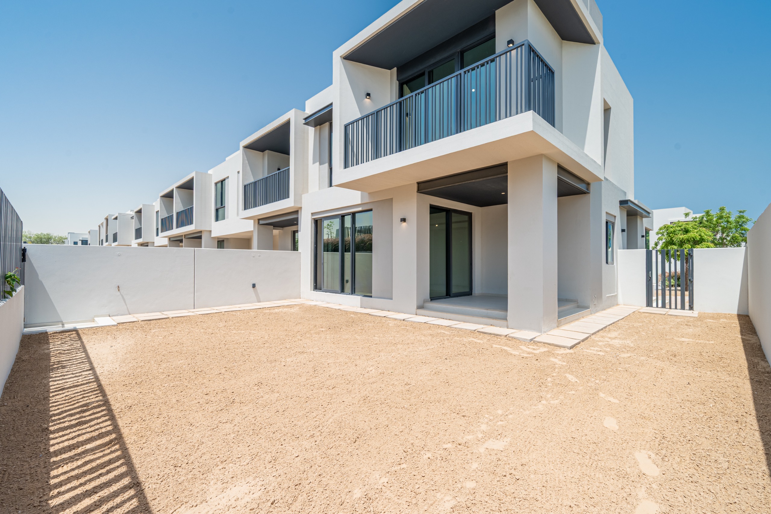 Corner Unit | Single Row | Close To Pool
