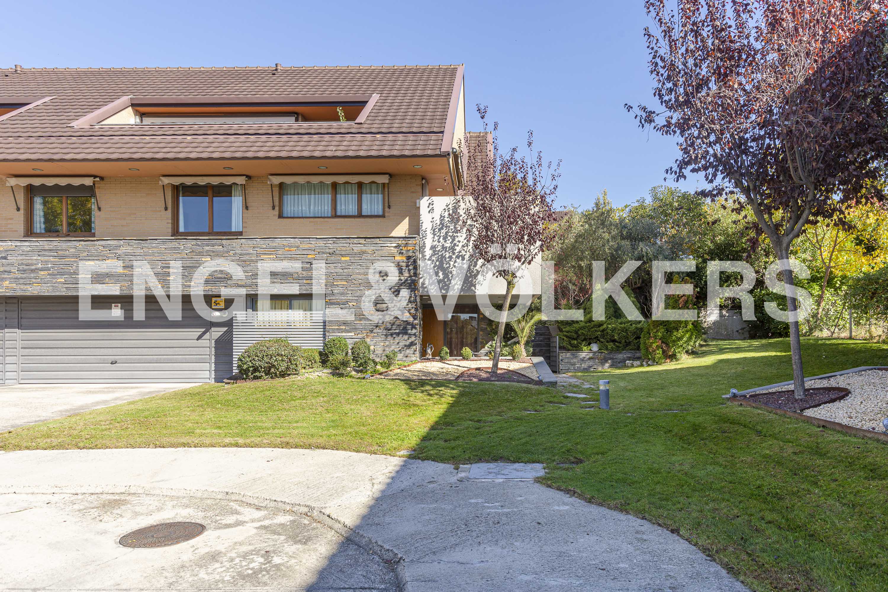 Magnificent  house with huge garden in a gated community.