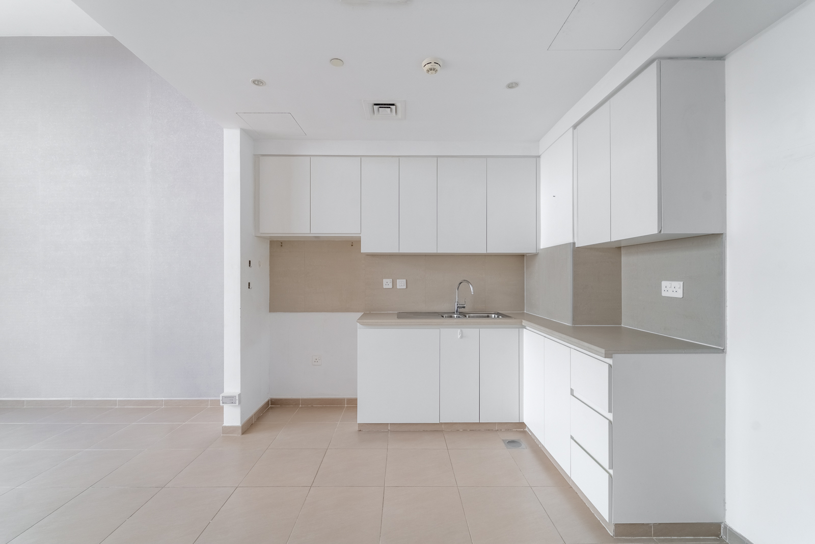 BRAND NEW l PARK VIEW | VACANT | NO COMMISSION
