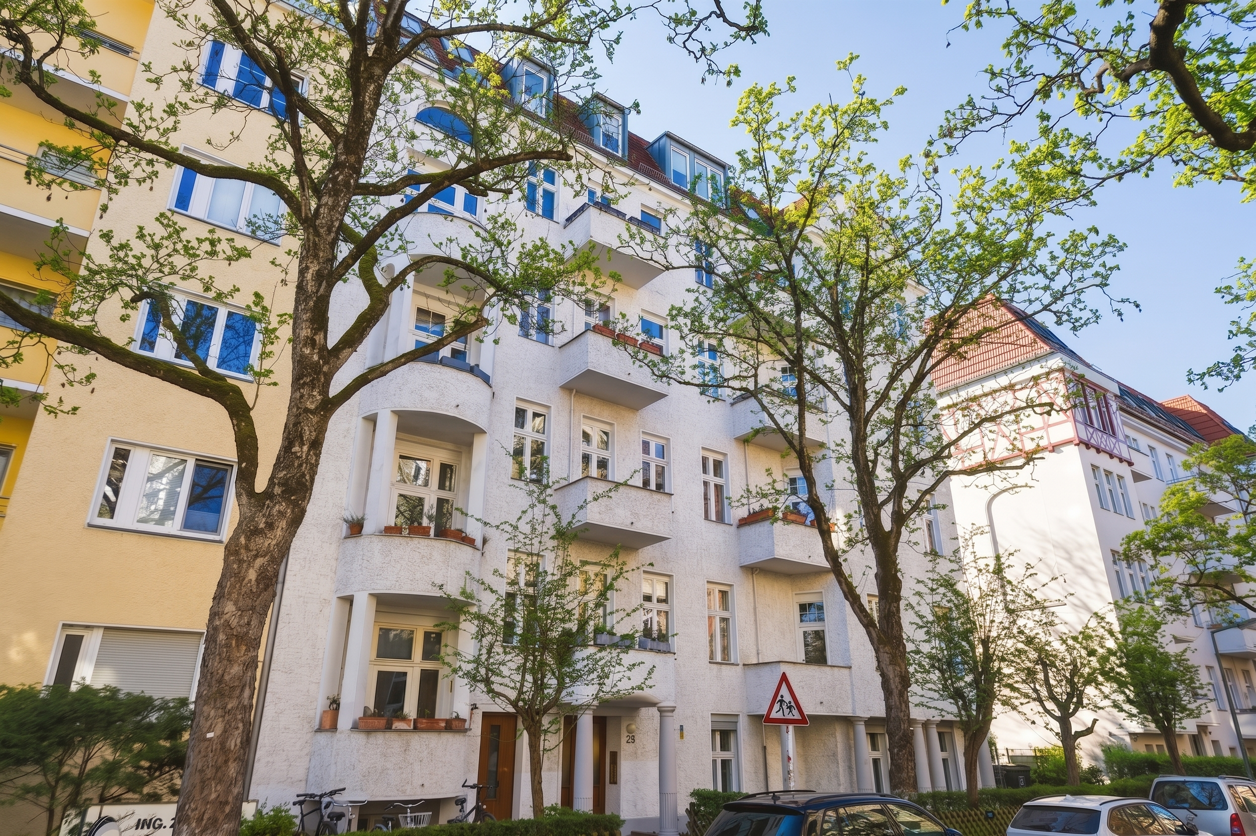 Deine Jugendstil Altbauwohnung mit Balkon - Erstbezug nach Top-Sanierung