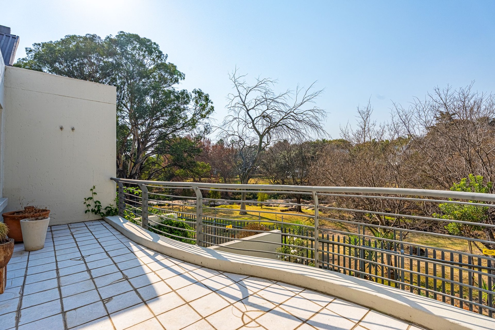 Cozy 2 Bed Loft, 1 Bath Apartment with a beautiful view