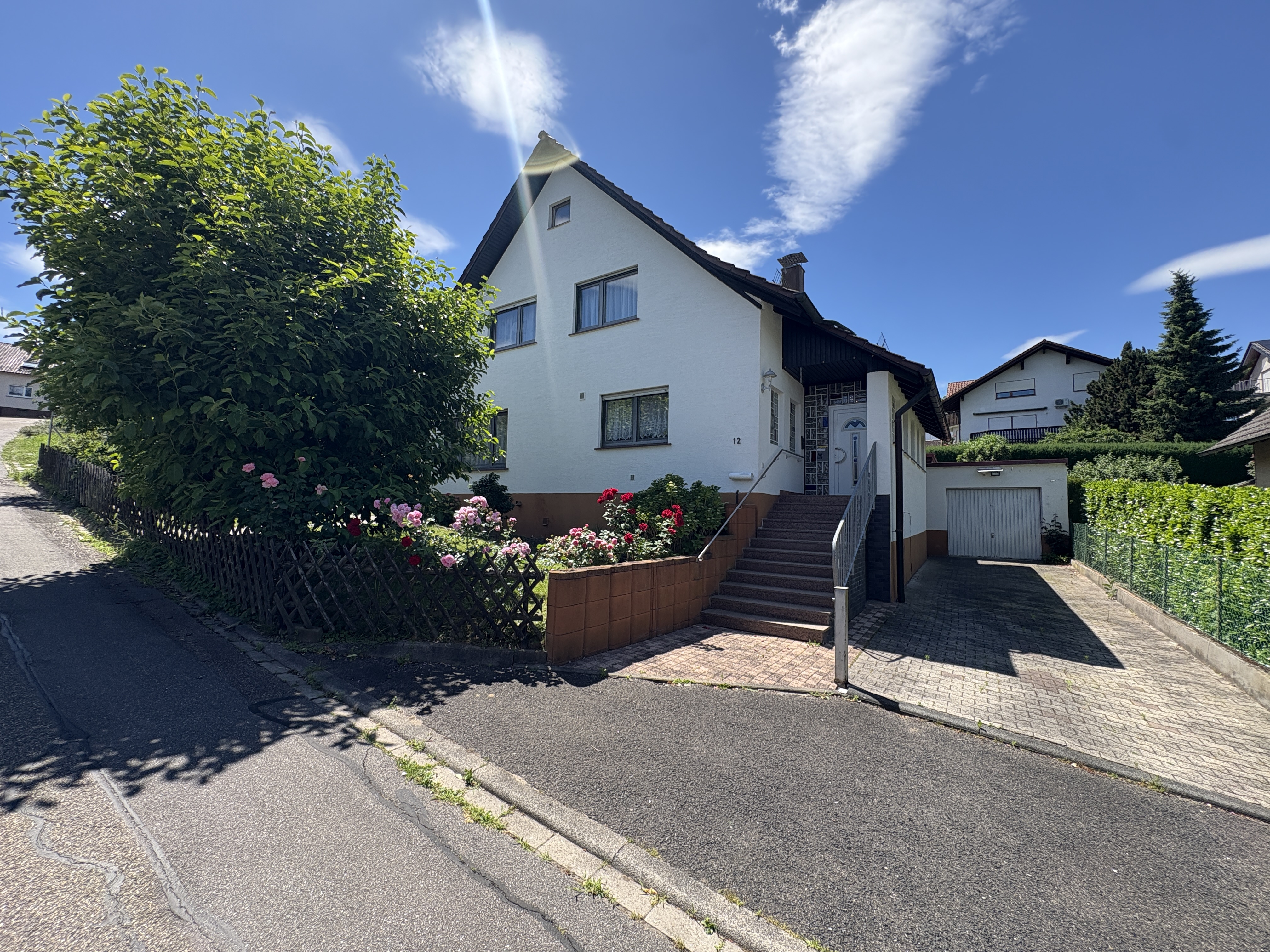 Familienfreundliches Wohnen mit großem Garten - attraktives Einfamilienhaus