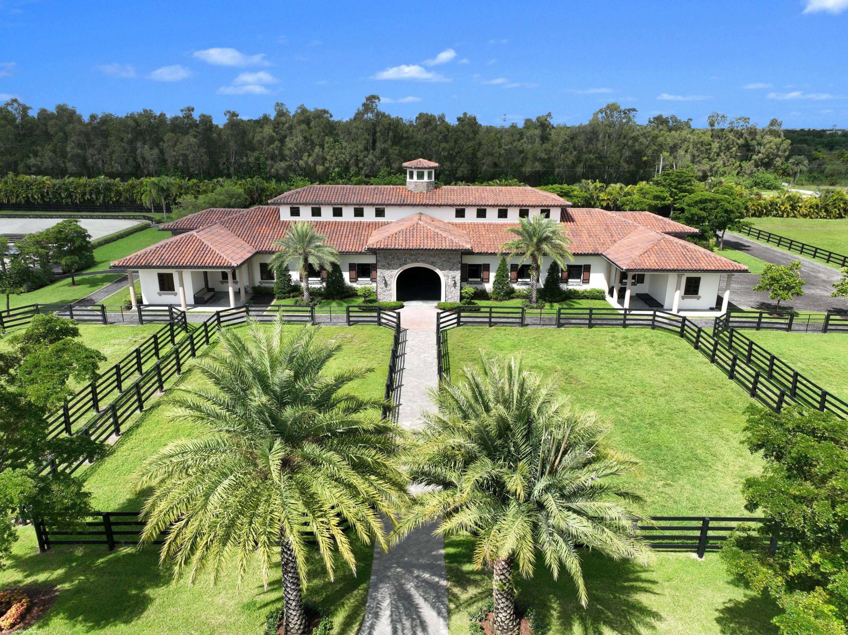Horse Stalls Available for Lease
