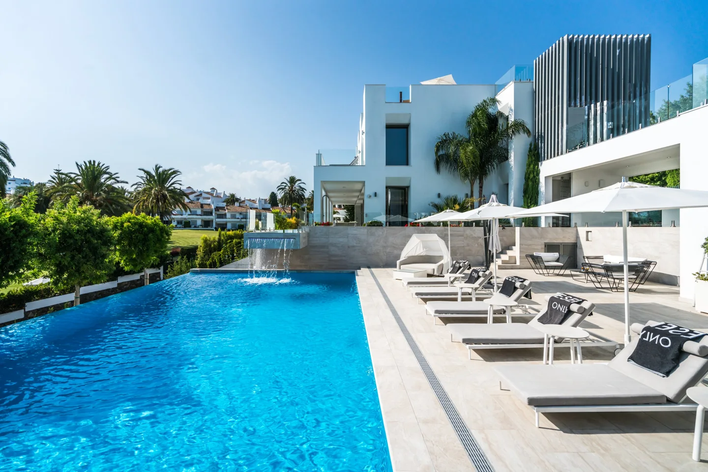 Prächtige Luxusvilla in Puerto Banús mit hochmodernem Design