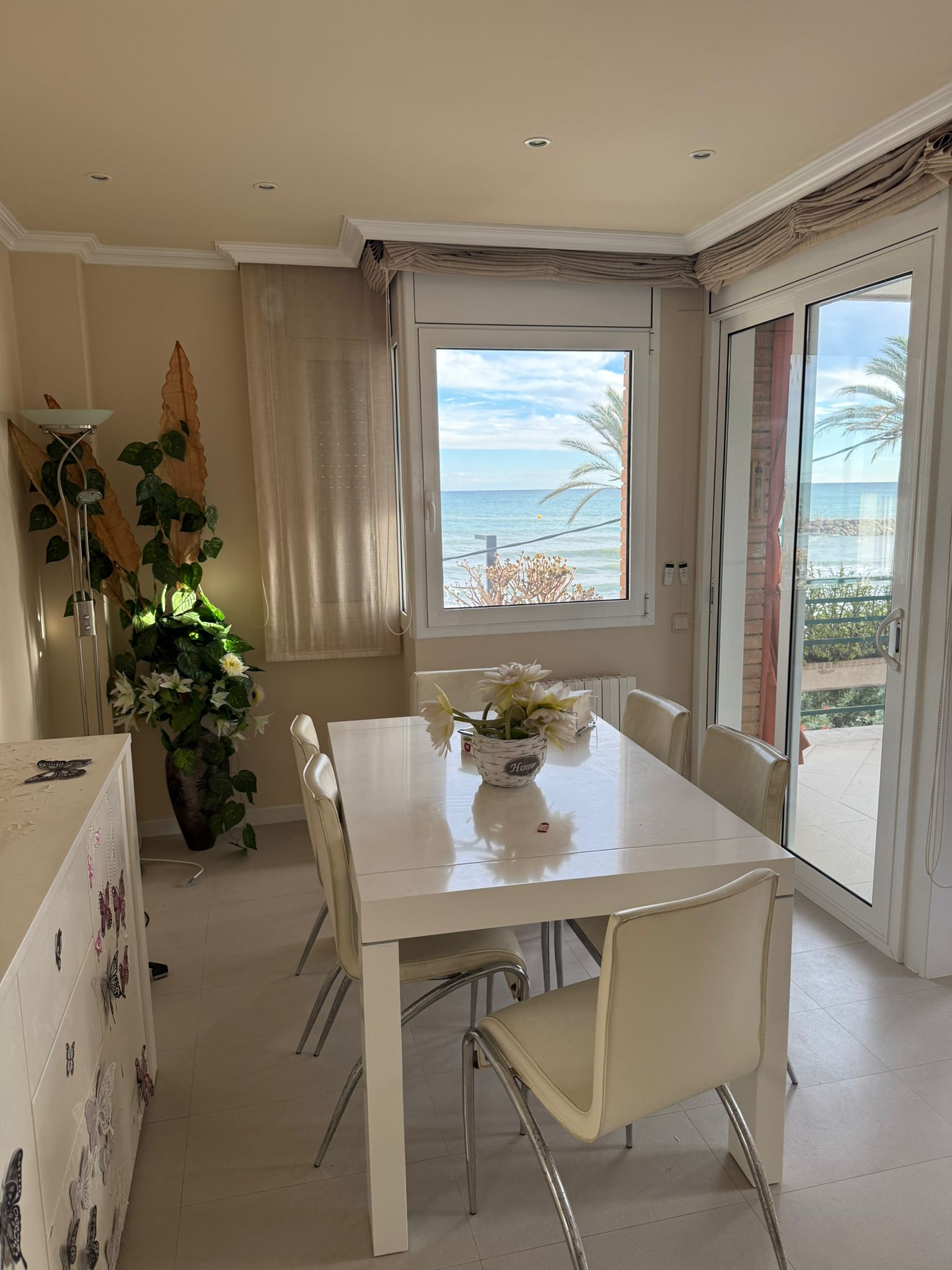 Apartament temporal a primera línia de platja a Cubelles
