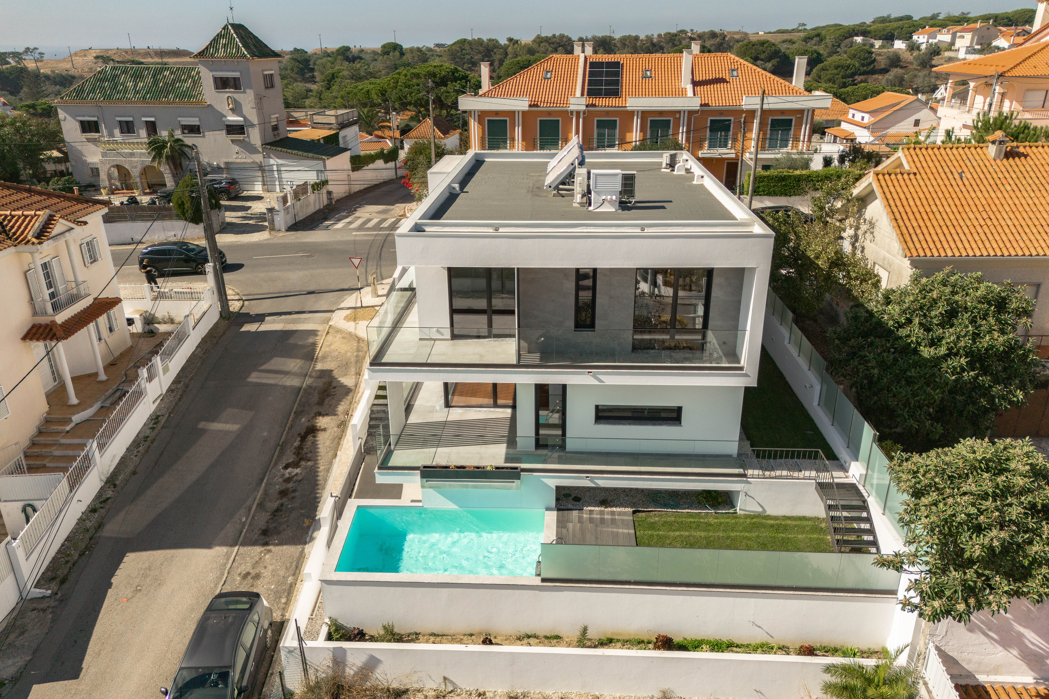 Luxury 5-bedroom home 5 minutes from the beach – comfort and elegance in every detail