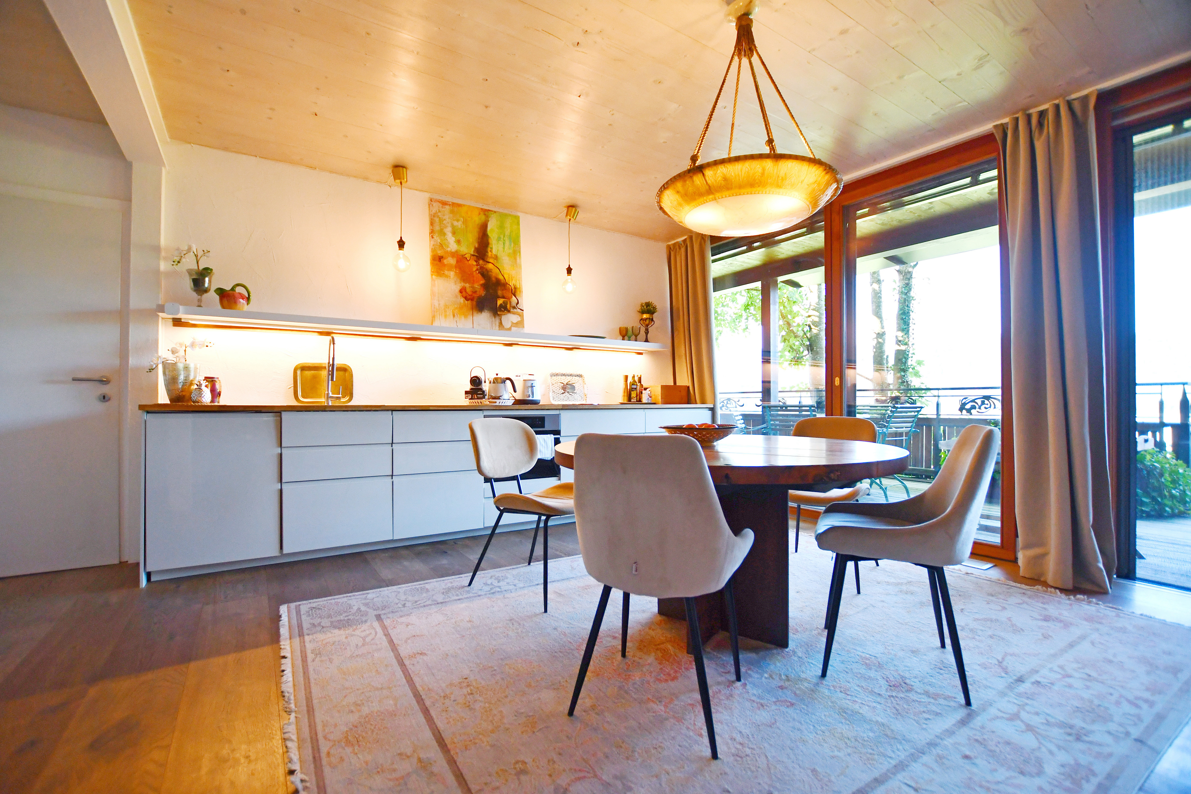 Wohnen mit Seeblick: Stilvolle 2-Zimmer-Wohnung mit großer Sonnenterrasse am Wolfgangsee