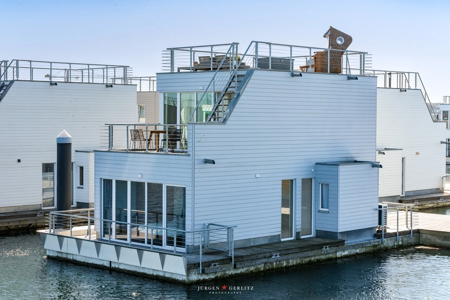 Ferienhaus auf dem Wasser -                                 Das eigene Boot direkt am Haus